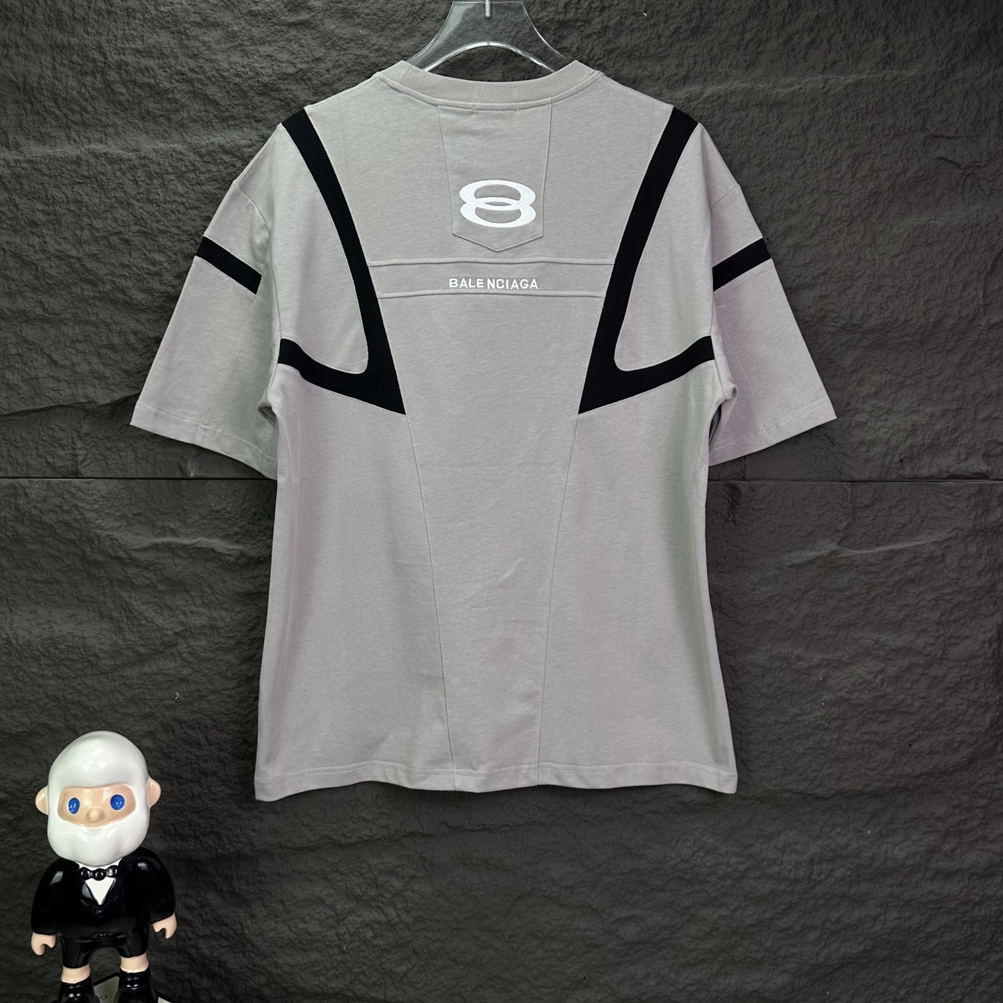 バレンシアガ スーパーコピー 8ナンバー スポーツライン Tシャツ ストリート 高級感 オーバーサイズ モードスタイル|スーパーコピーn級優良店 2 バレンシアガ スーパーコピー 8ナンバー スポーツライン Tシャツ ストリート 高級感 オーバーサイズ モードスタイル|スーパーコピー服