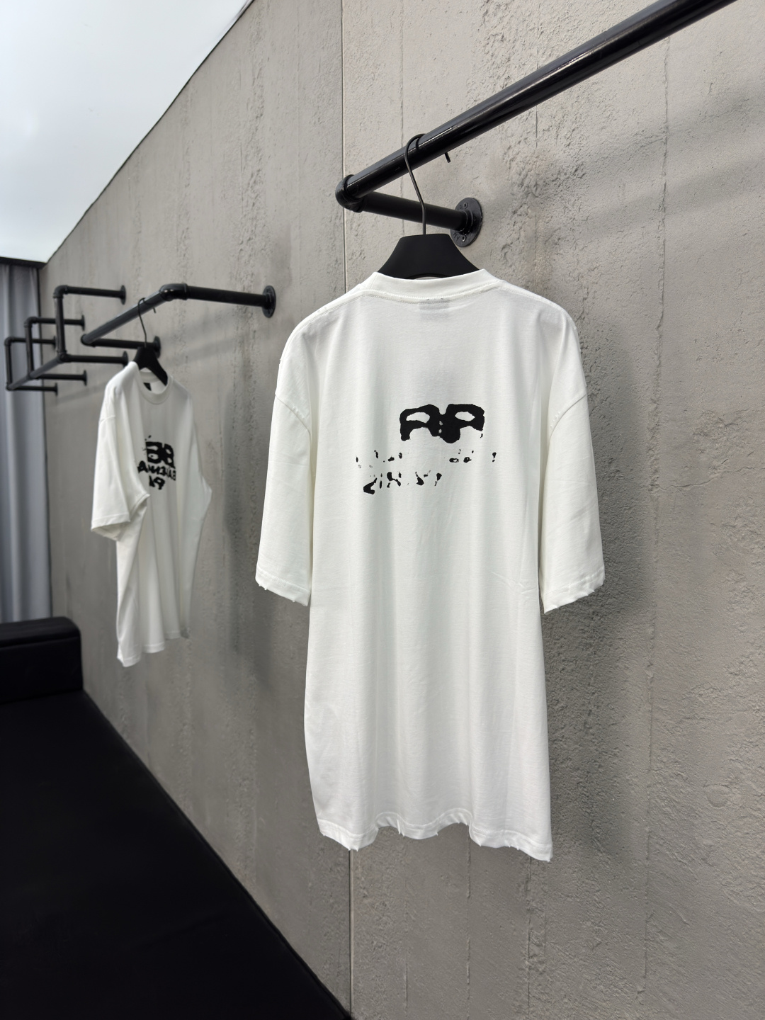 バレンシアガ スーパーコピー City of Angels ロサンゼルス風景 Tシャツ オーバーサイズ ベージュ ストリートグラフィック 夏服 高級感プリント｜スーパーコピー服