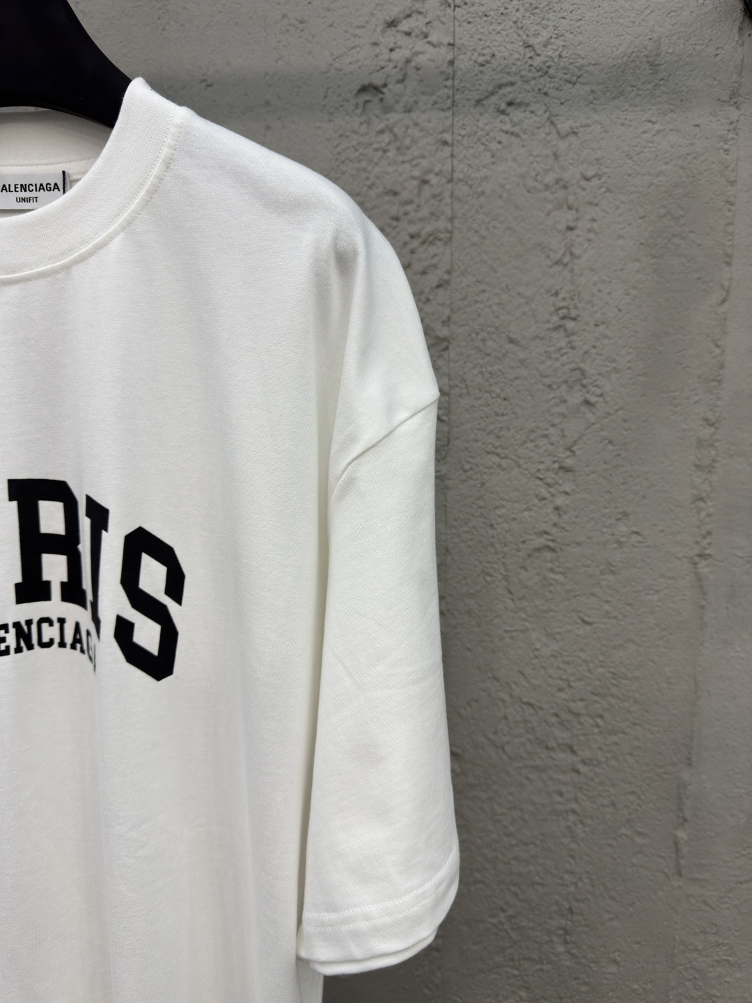 バレンシアガ n級コピー PARISロゴ オーバーサイズ Tシャツ ホワイト モード カジュアル 上質素材｜スーパーコピー服