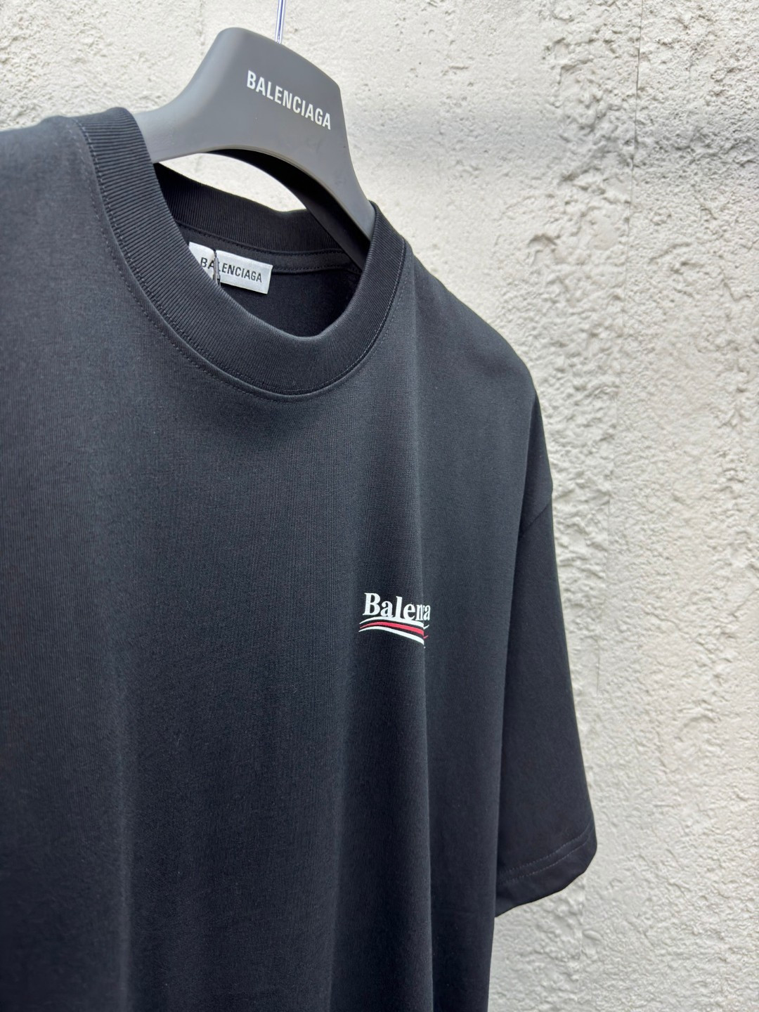 バレンシアガ n級コピー トリコロールライン Balenciagaロゴ Tシャツ オーバーサイズ ブラック ミニマルストリート 上質素材 さりげない高級感|スーパーコピーn級優良店 7 バレンシアガ n級コピー トリコロールライン Balenciagaロゴ Tシャツ オーバーサイズ ブラック ミニマルストリート 上質素材 さりげない高級感|スーパーコピー服