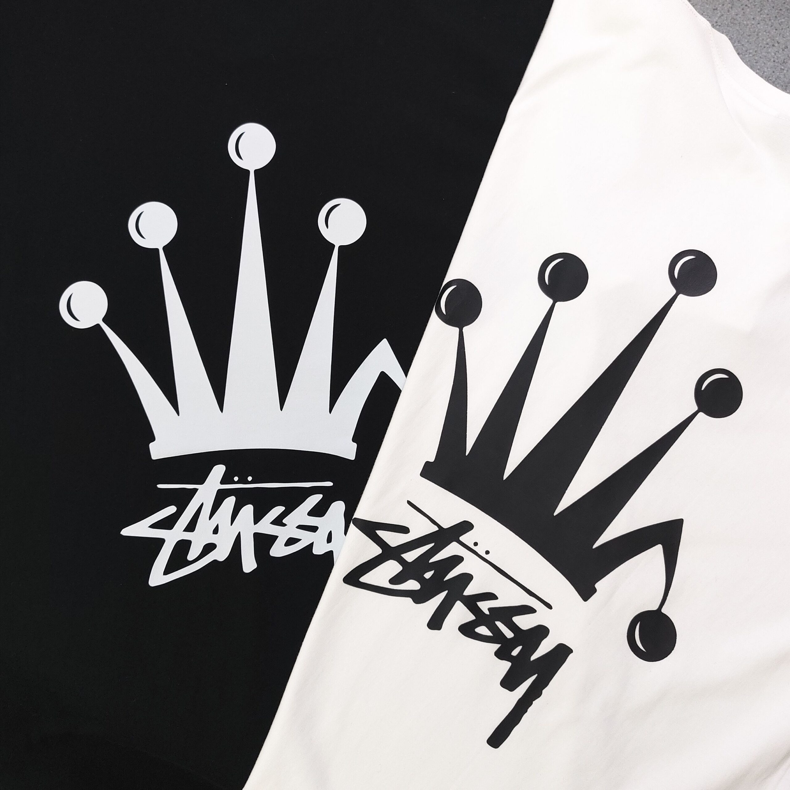 ステューシー スーパーコピー 優良サイト クラウンロゴTシャツ｜存在感抜群の象徴的デザイン｜スーパーコピー服