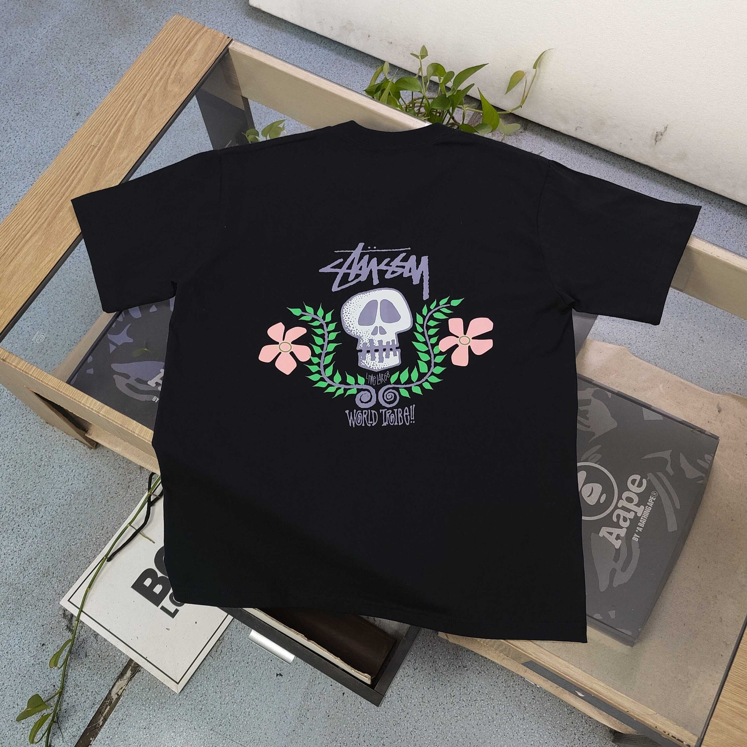 ステューシー 芸能人偽物 スカルフラワー刺繍Tシャツ｜柔らかカラーが映える人気ストリート｜スーパーコピー服