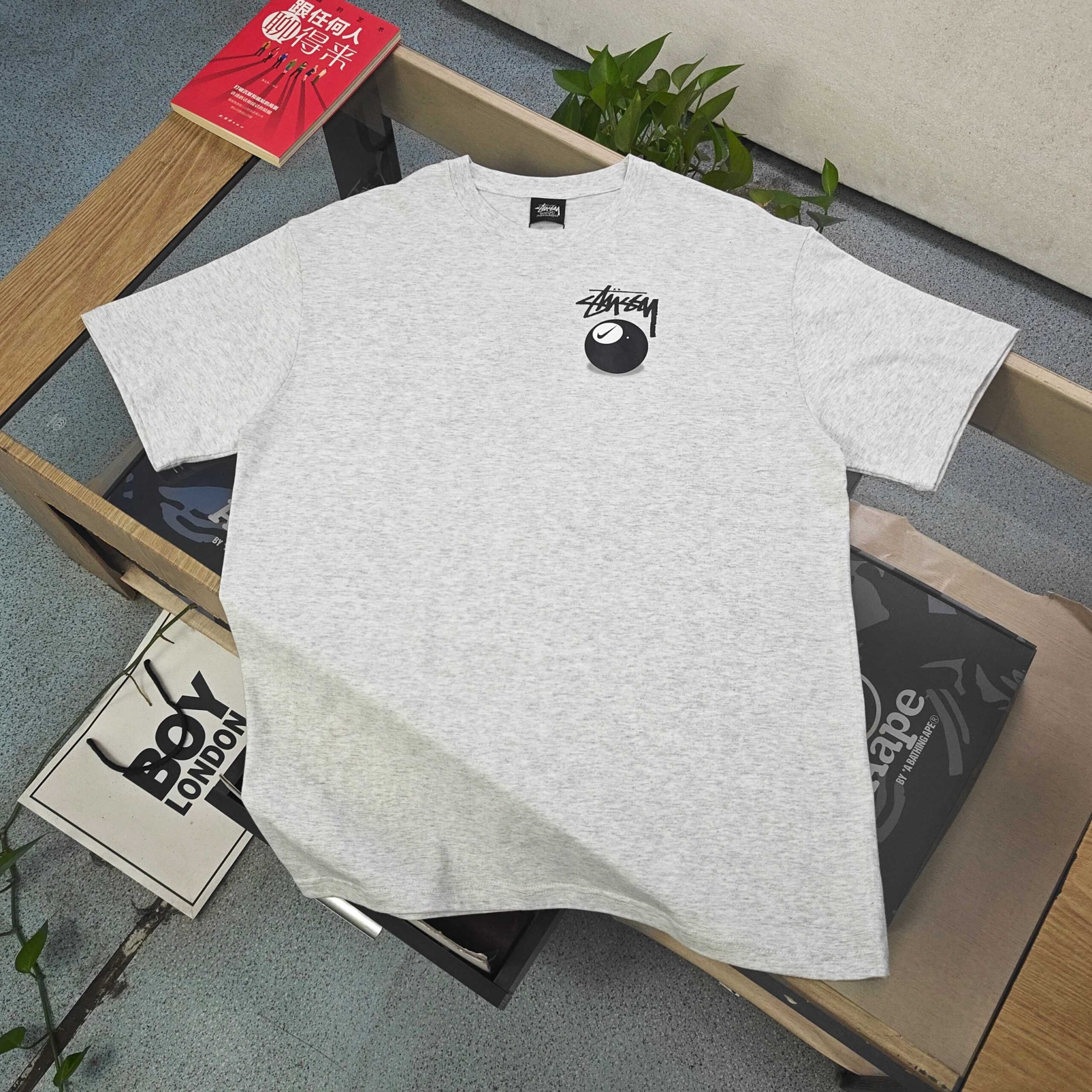 ステューシー スーパーコピー 優良サイト 8ボールスウッシュTシャツ 王道ストリートの存在感｜スーパーコピー服