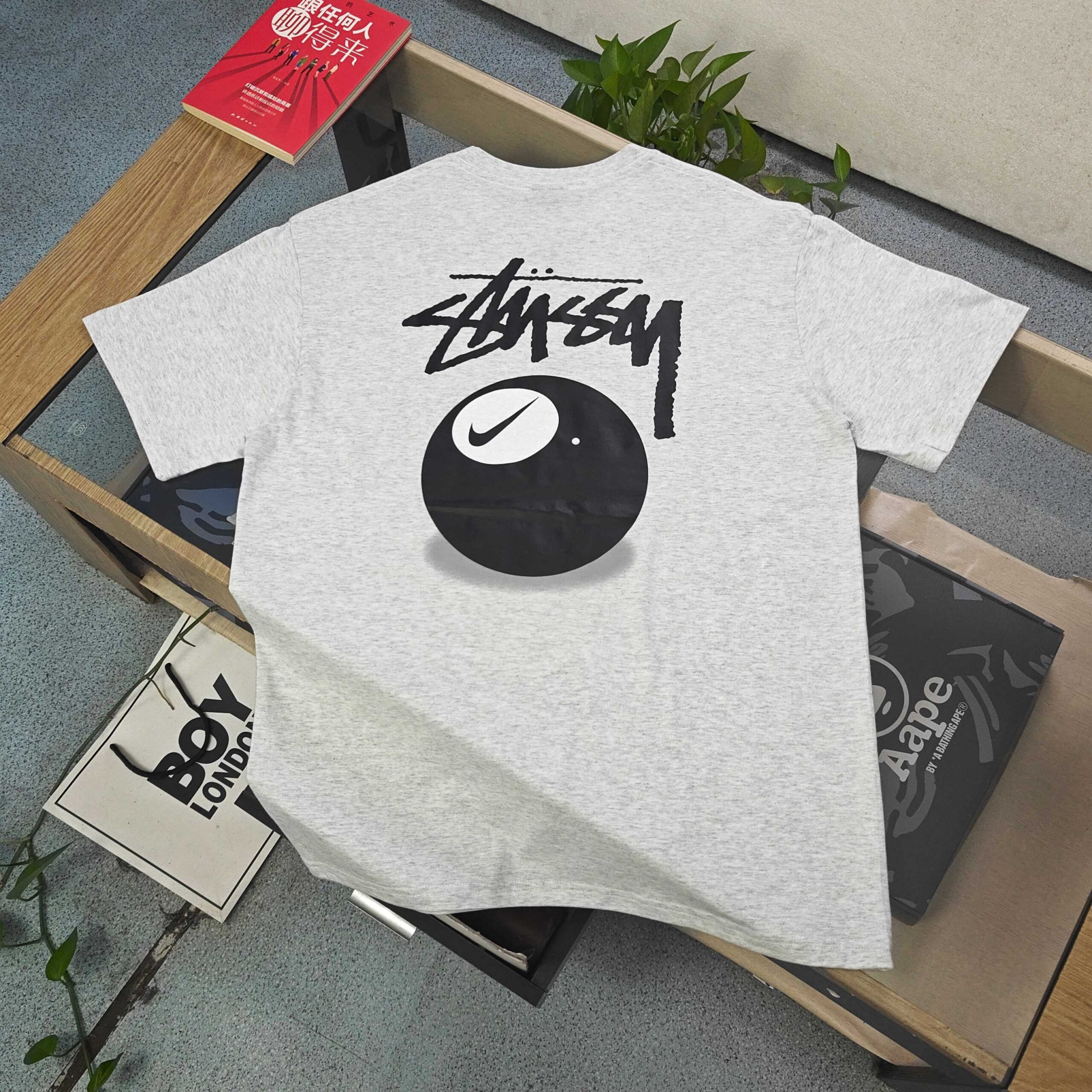 ステューシー スーパーコピー 優良サイト 8ボールスウッシュTシャツ 王道ストリートの存在感｜スーパーコピー服