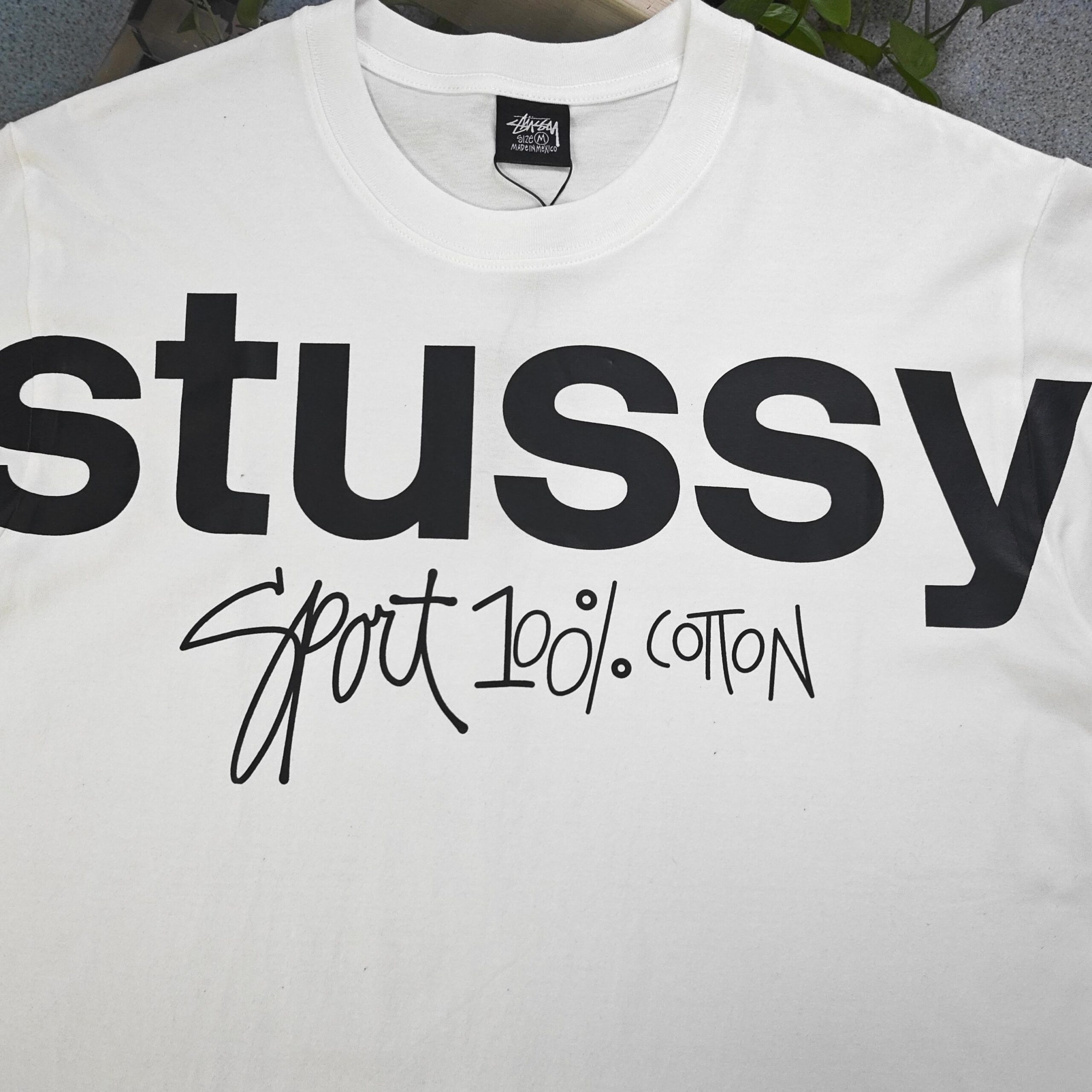 ステューシー スーパーコピー SPORTロゴTシャツ シンプル映えのモノクロ都会系スタイル｜スーパーコピー服