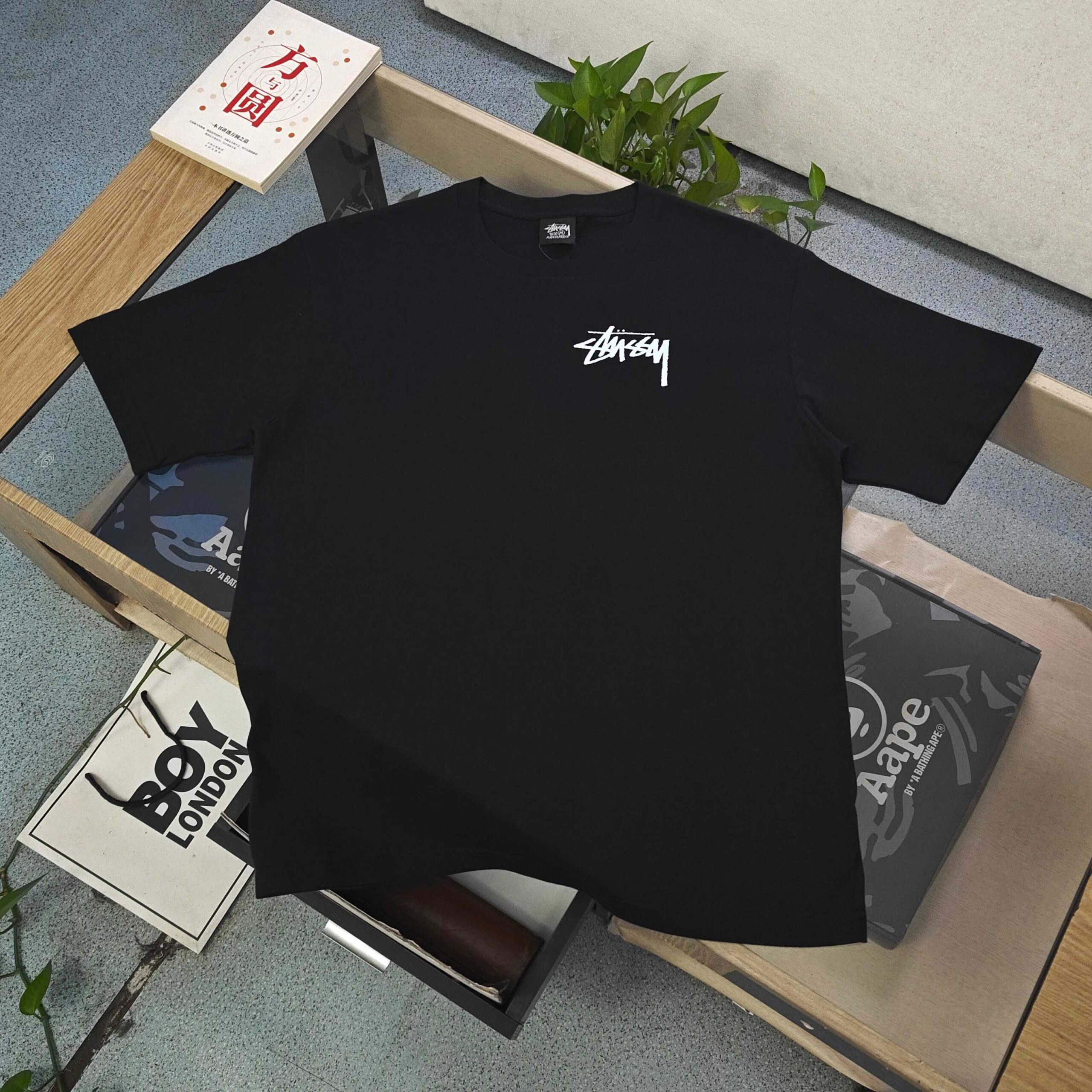 ステューシー コピー 炎フレイムロゴTシャツ 迫力あるストリート映えデザイン｜スーパーコピー服