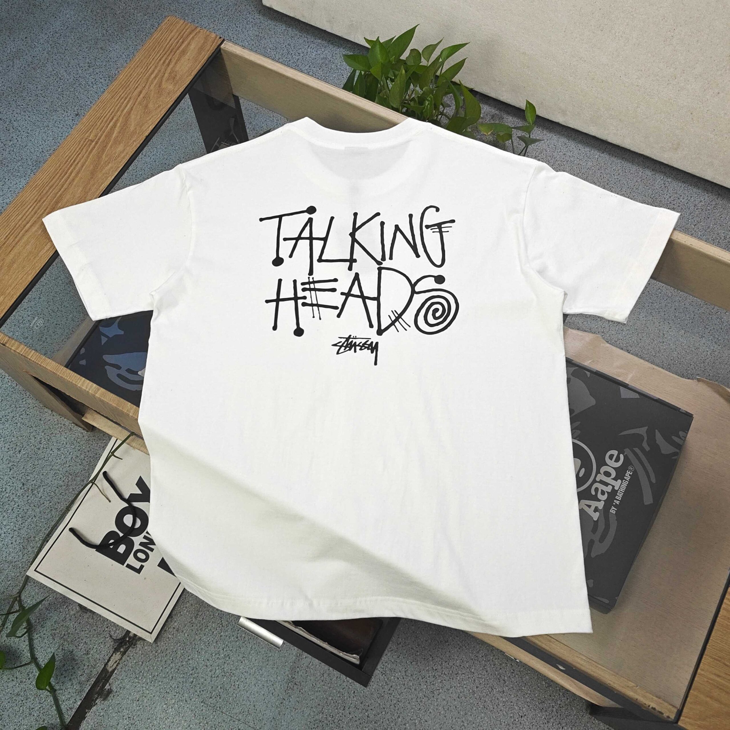 ステューシー n級コピー TALKING HEADSフォトTシャツ モード系映えの存在感｜スーパーコピー服