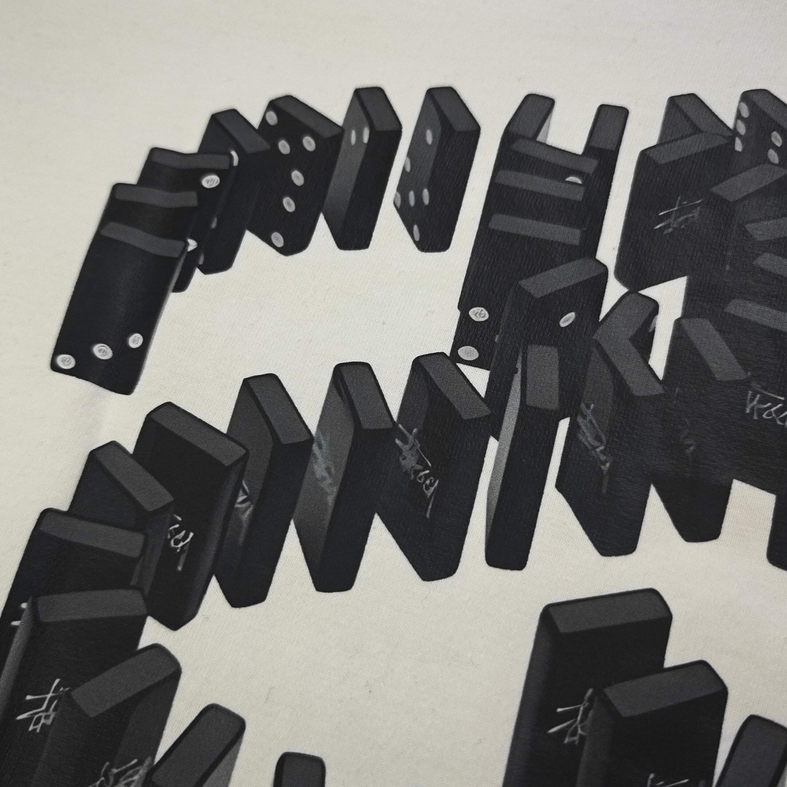 ステューシー スーパーコピー 優良サイト ドミノアートTシャツ アクセント映えの上質デザイン｜スーパーコピー服