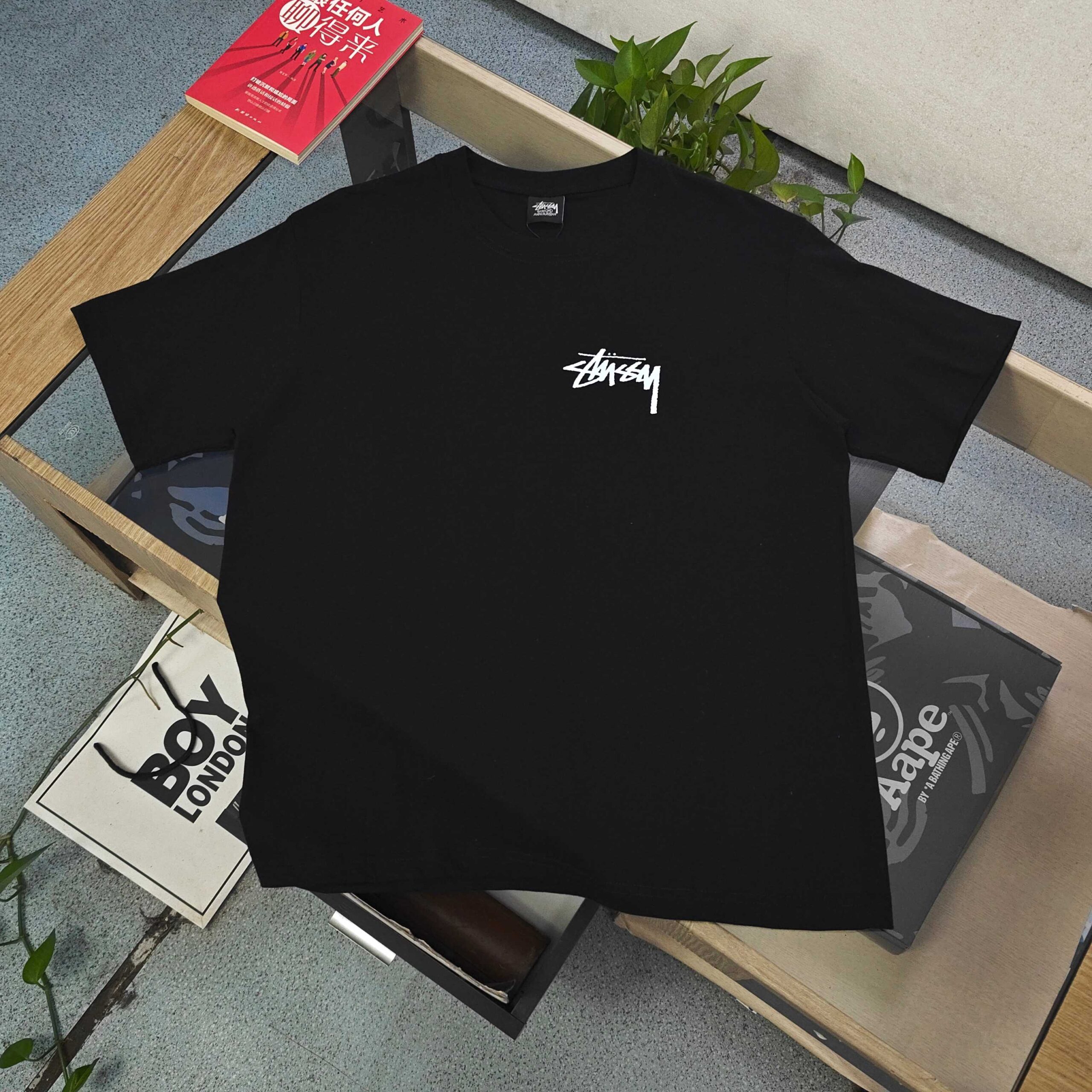 ステューシー コピー トランプモチーフTシャツ 個性派ストリート映えの遊び心デザイン｜スーパーコピー服