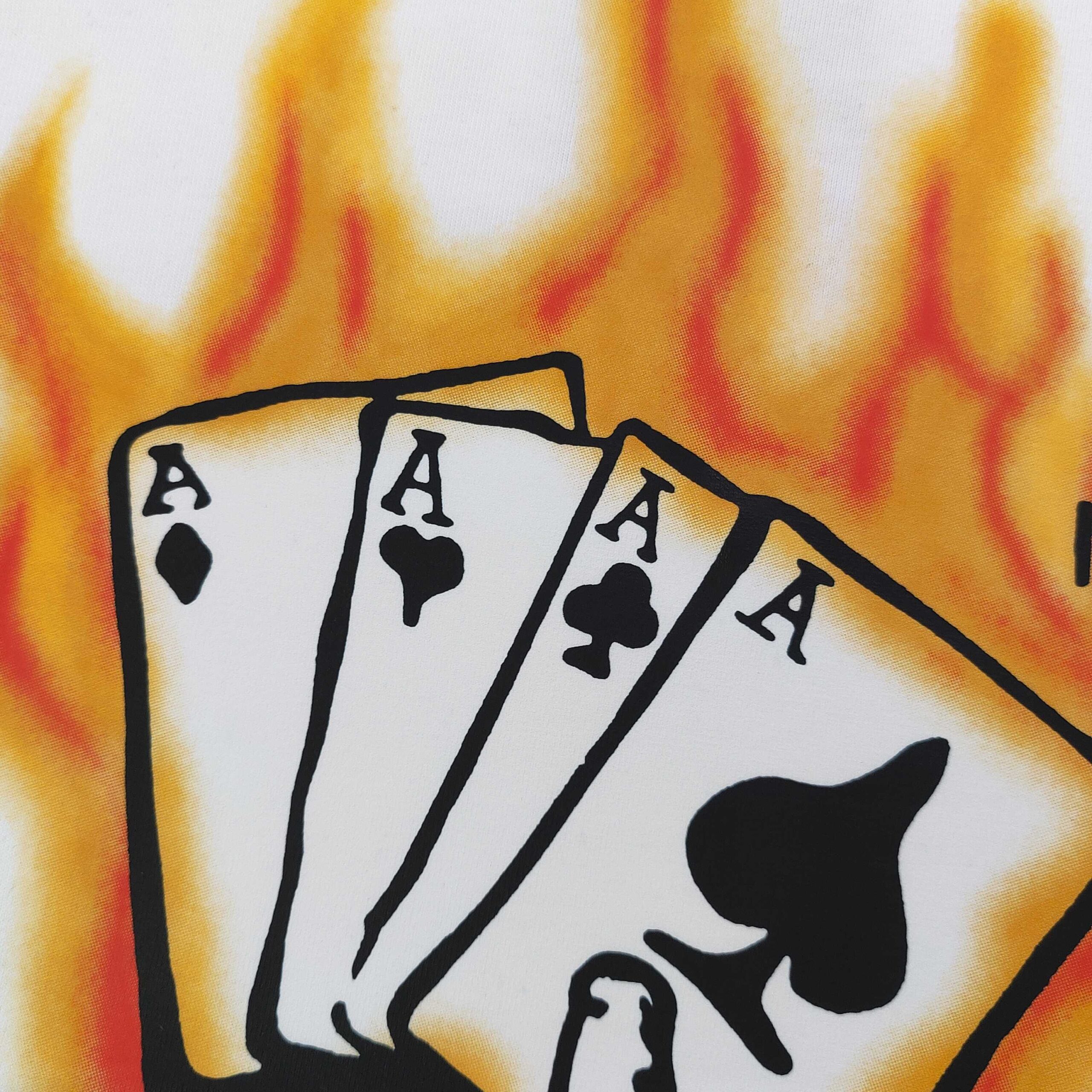 ステューシー 偽物販売店 炎のエースカードデザインTシャツ｜迫力あるバックプリントが映える一枚｜スーパーコピー服