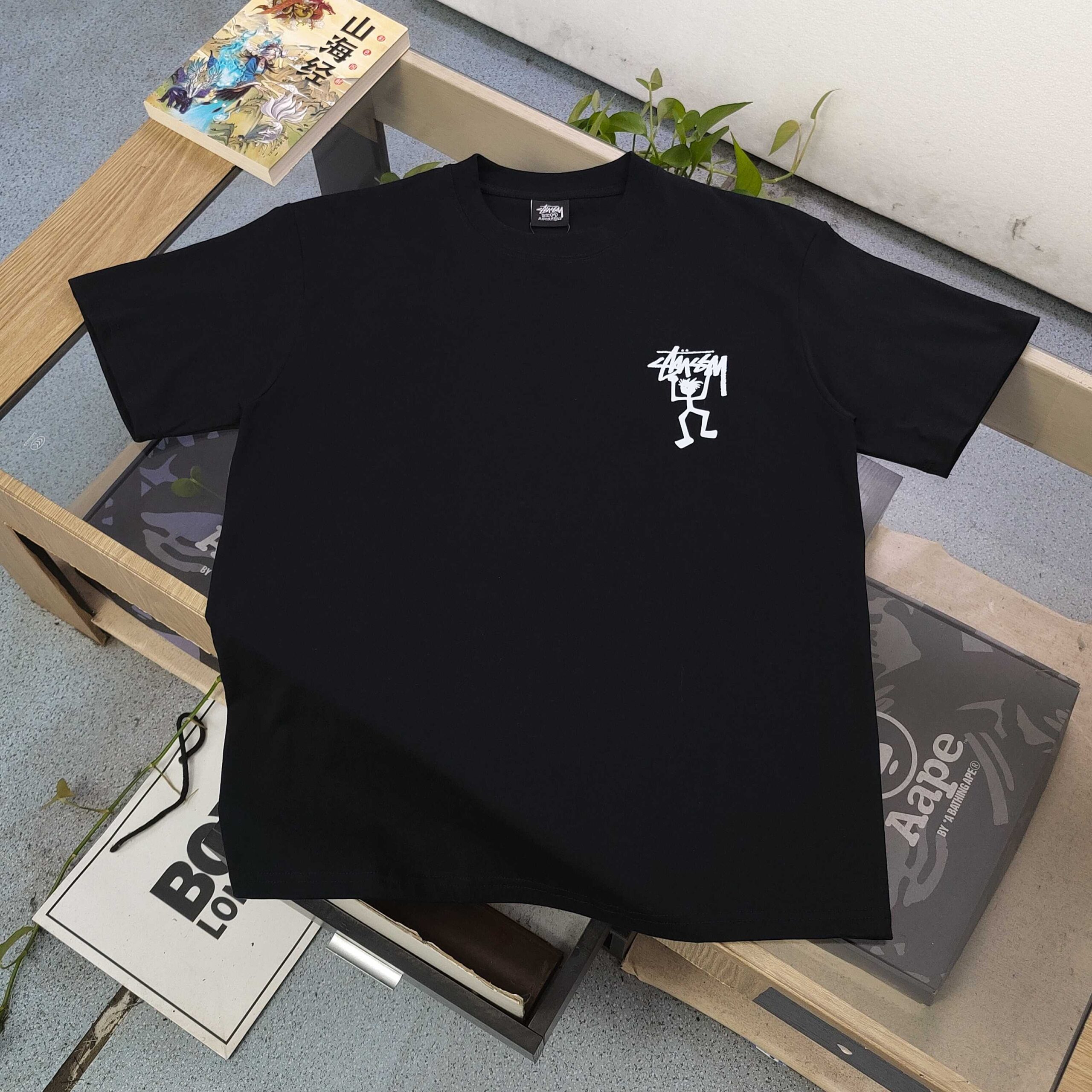 ステューシー コピー スティックマンロゴTシャツ｜ミニマル×ストリートの万能デザイン｜スーパーコピー服