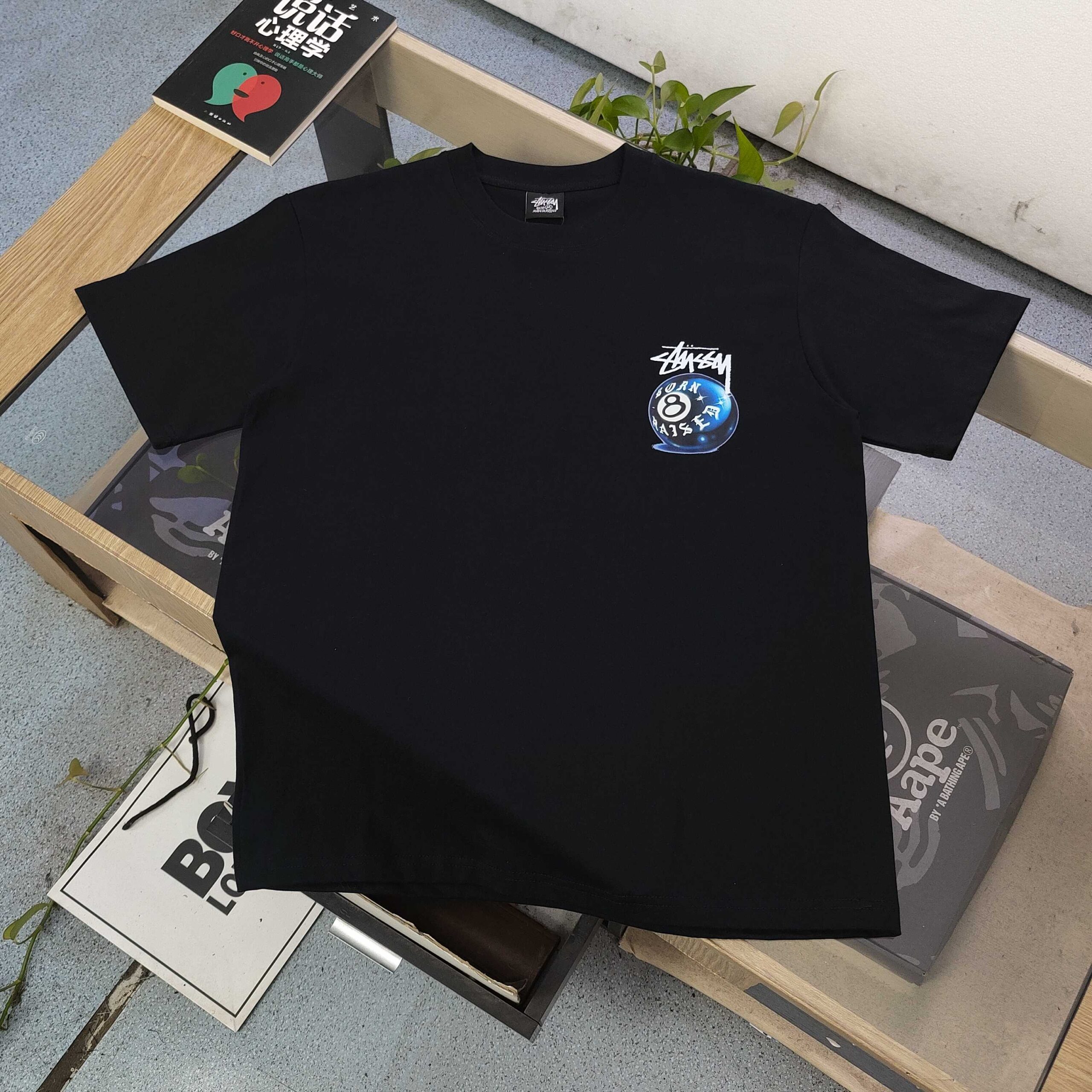 ステューシー n級コピー 8ボールグラフィックTシャツ｜立体感あるアートプリントが魅力｜スーパーコピー服