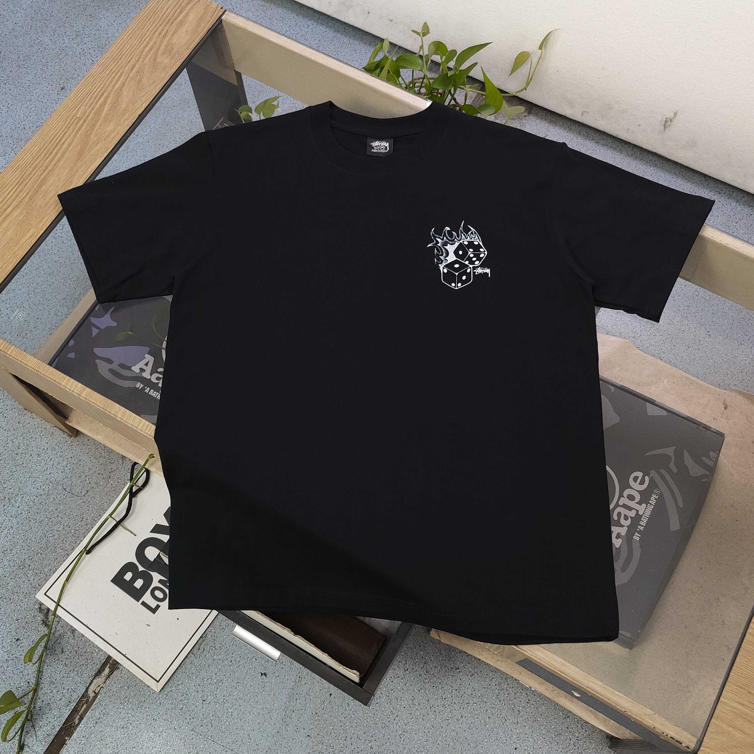 ステューシー 高仿 火焰ダイスグラフィックTシャツ｜立体感あるストリート定番デザイン｜スーパーコピー服