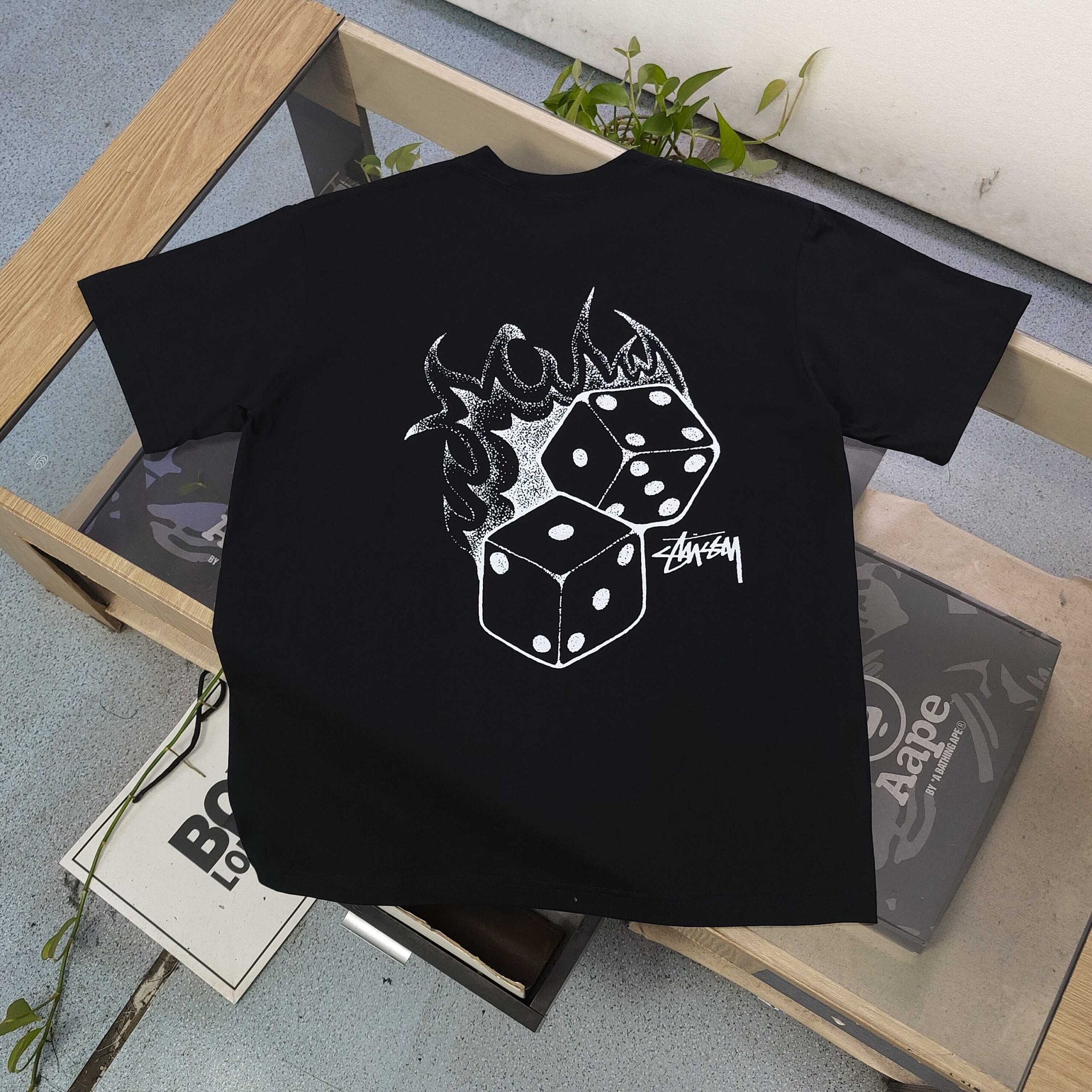 ステューシー 高仿 火焰ダイスグラフィックTシャツ｜立体感あるストリート定番デザイン｜スーパーコピー服