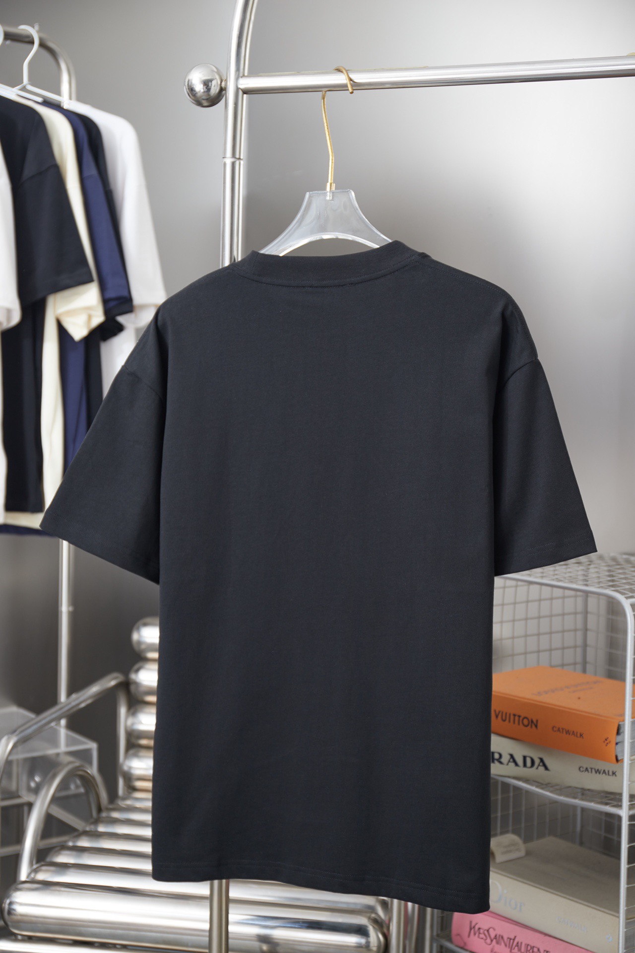 AMIRI スーパーコピー 優良サイト ロゴTシャツ 定番モデル 通気 男女兼用 高再現度 満足度高い｜スーパーコピー服