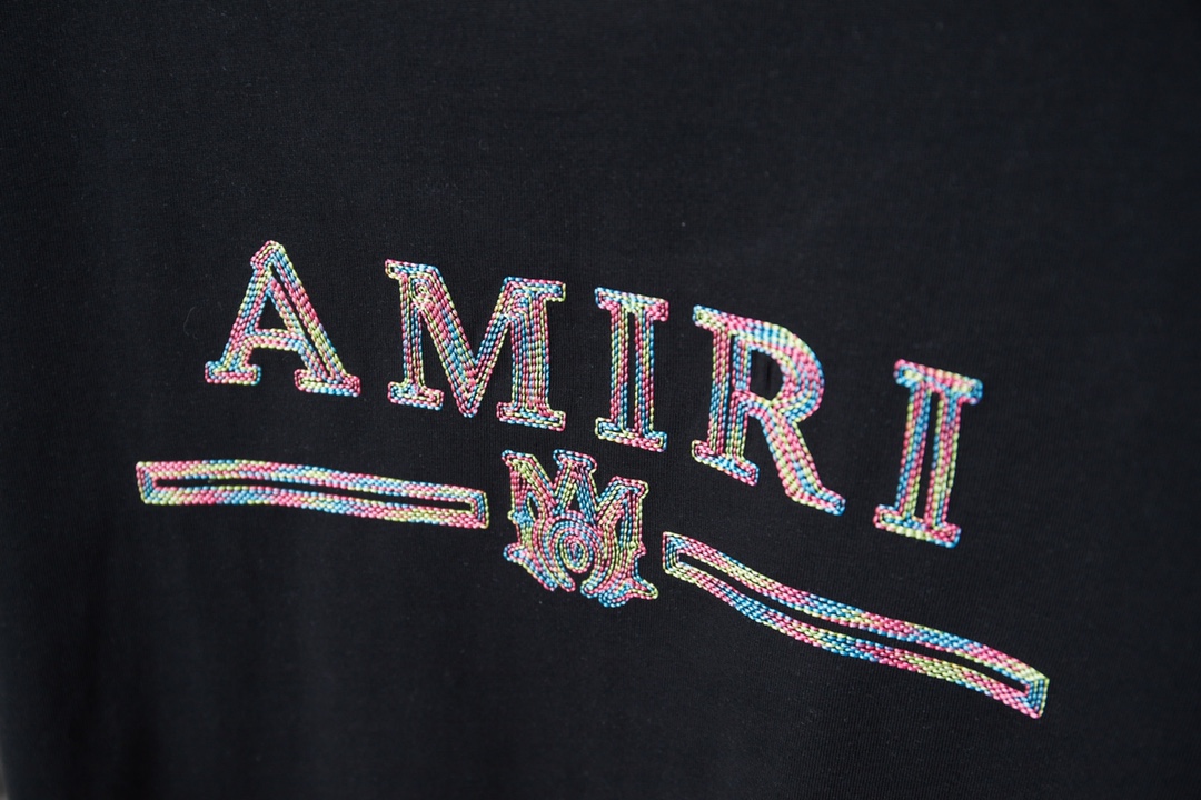 AMIRI スーパーコピー 優良サイト ロゴTシャツ 定番モデル 通気 男女兼用 高再現度 満足度高い｜スーパーコピー服