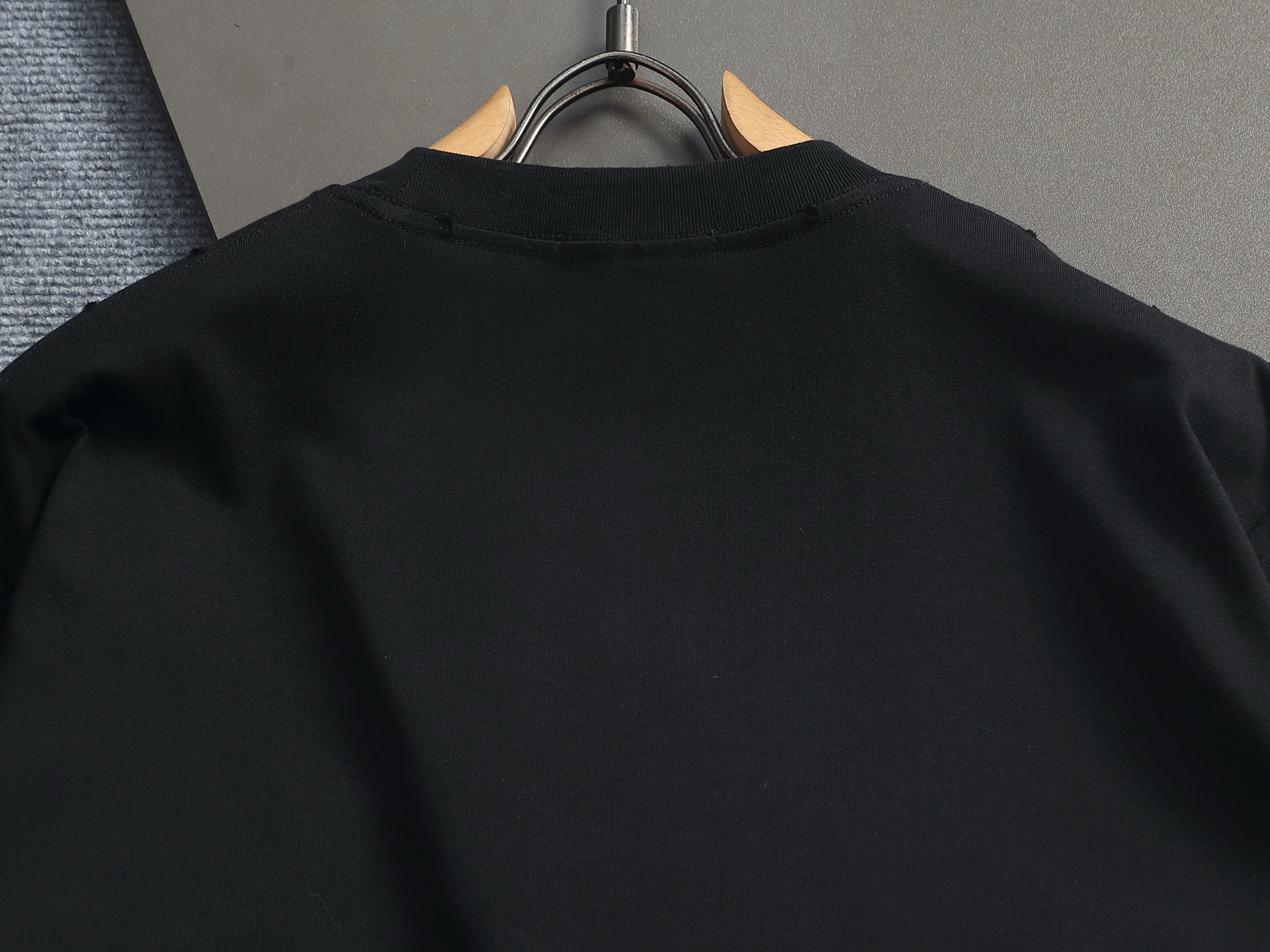 AMIRI コピー 星ロゴ刺繍Tシャツ メンズレディース兼用｜高品質コットン半袖トップス｜スーパーコピー服