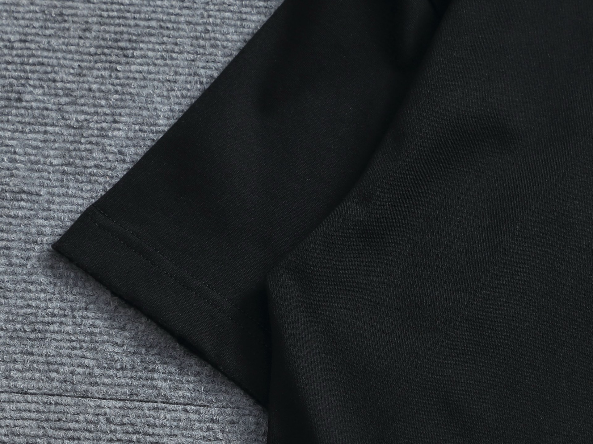 AMIRI コピー 星ロゴ刺繍Tシャツ メンズレディース兼用｜高品質コットン半袖トップス｜スーパーコピー服