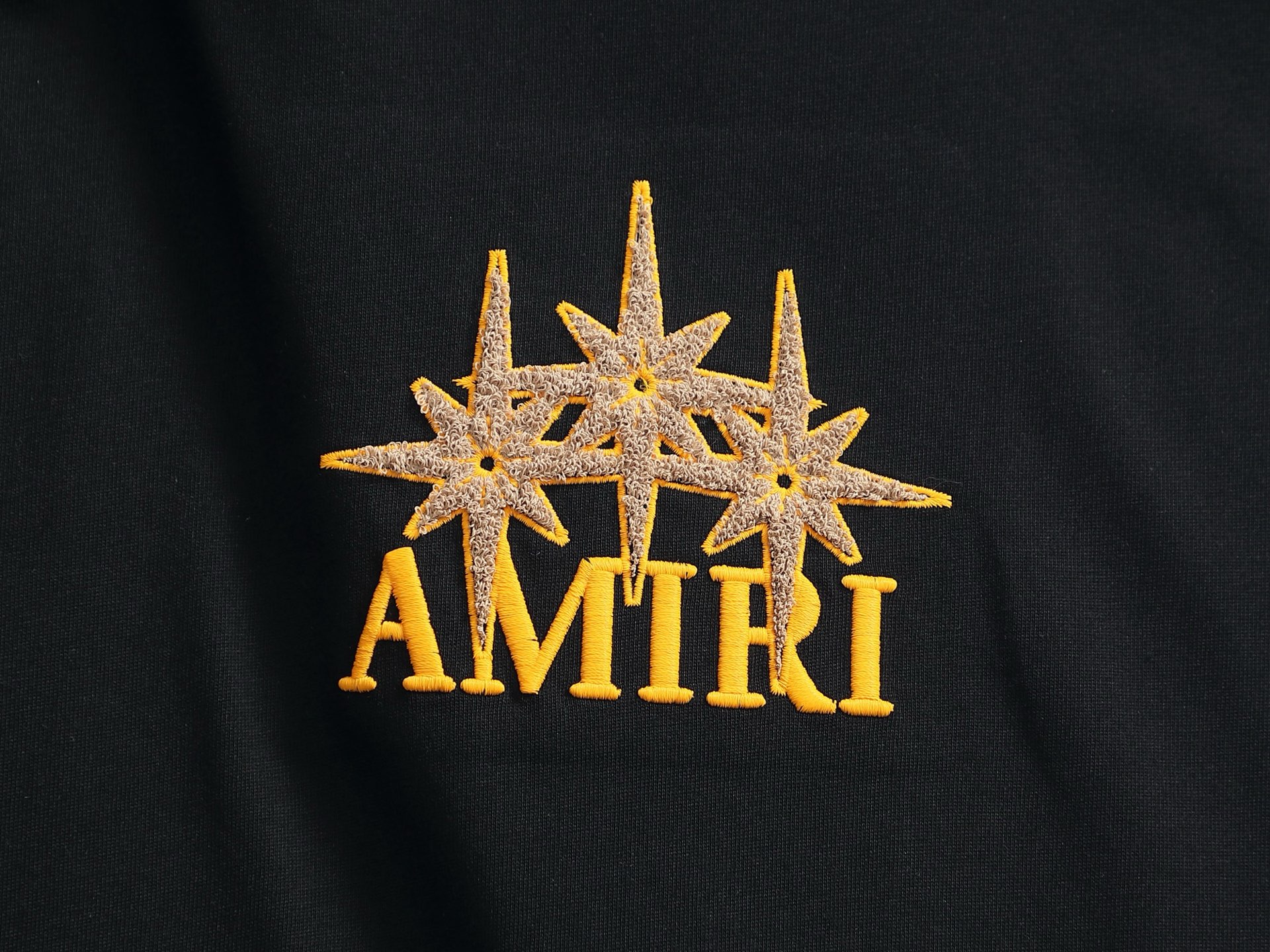 AMIRI コピー 星ロゴ刺繍Tシャツ メンズレディース兼用｜高品質コットン半袖トップス｜スーパーコピー服