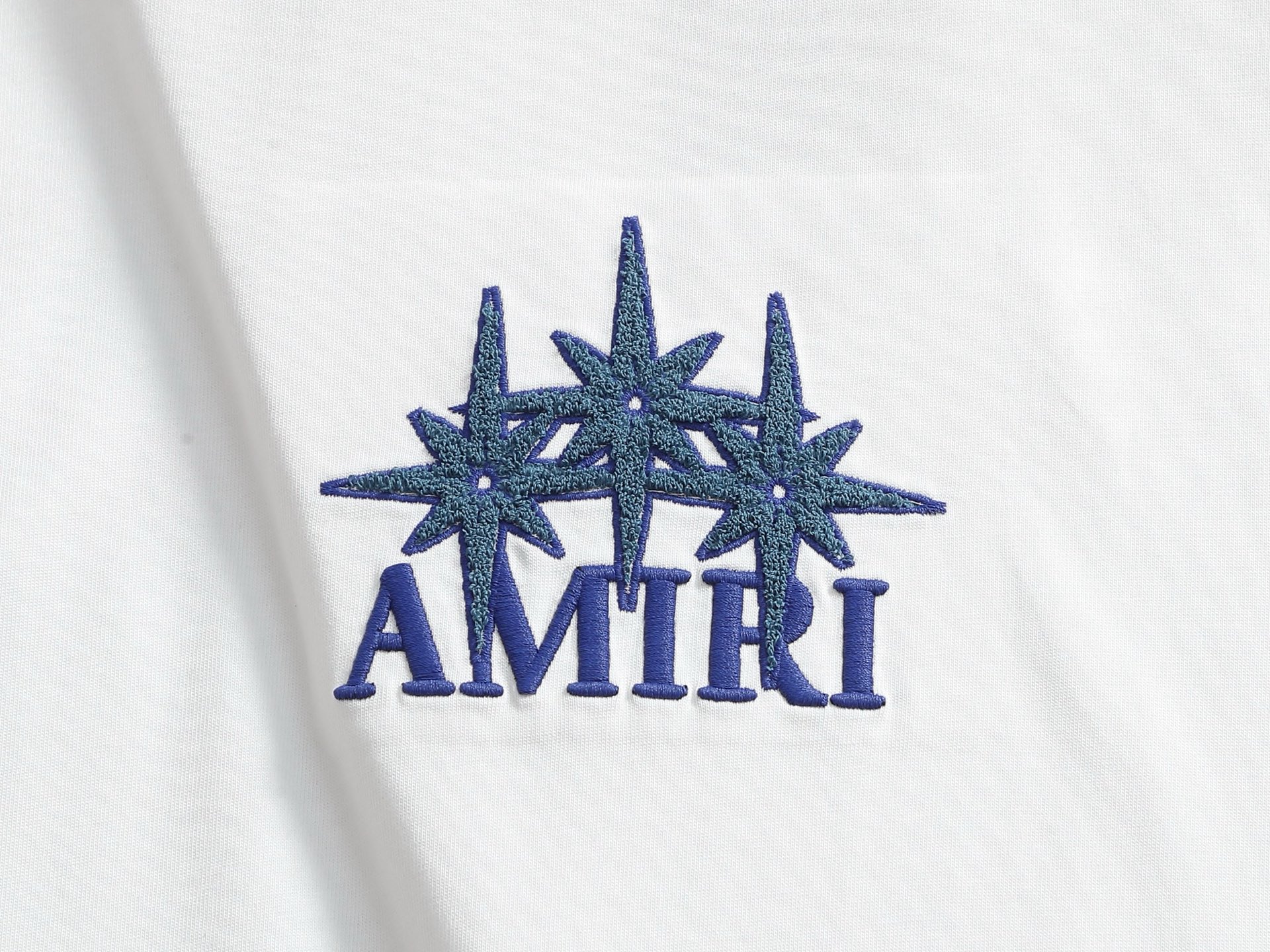 AMIRI n級コピー 星ロゴ刺繍Tシャツ｜ミニマルデザイン半袖トップス｜スーパーコピー服