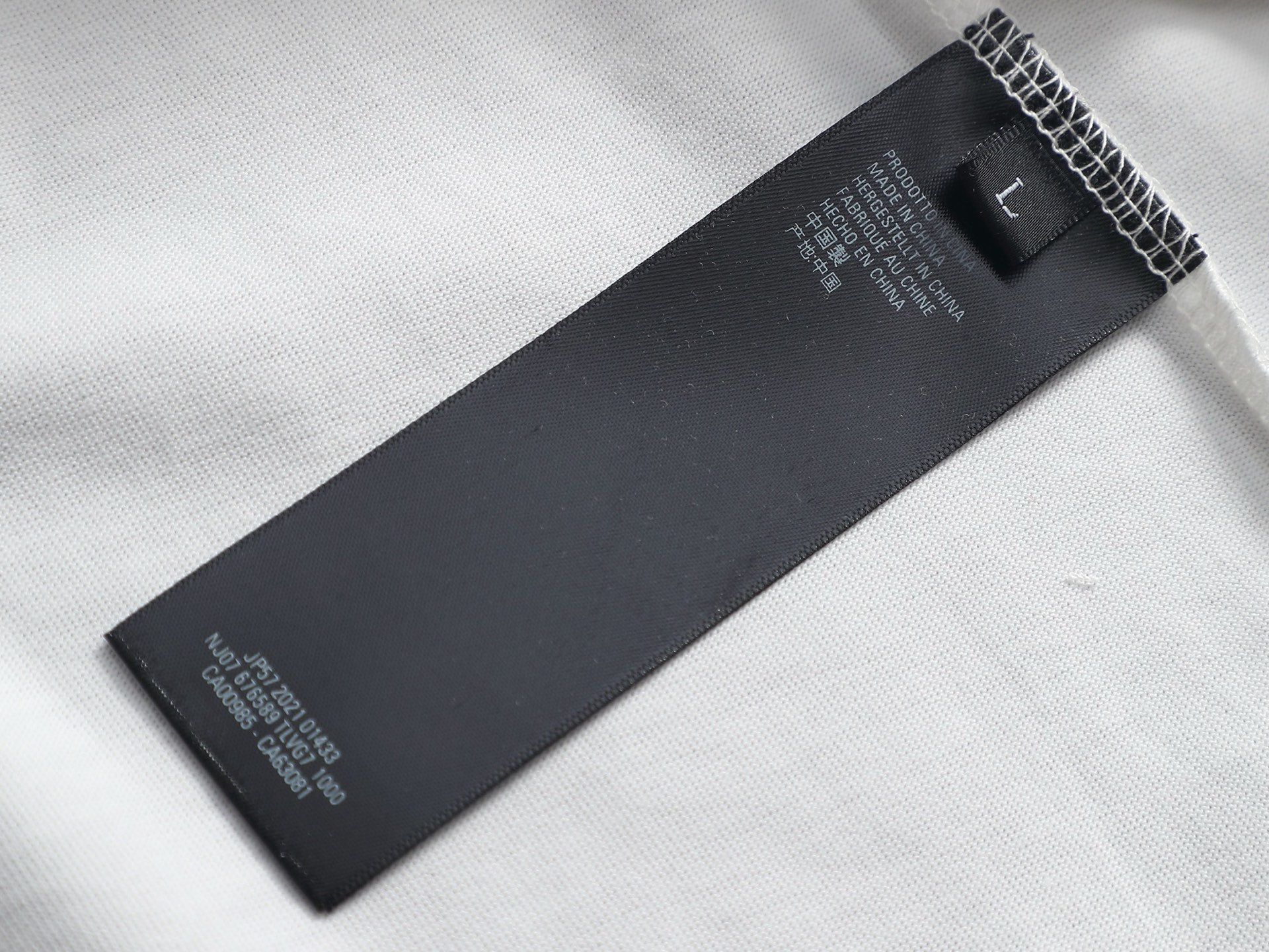 AMIRI n級コピー 星ロゴ刺繍Tシャツ｜ミニマルデザイン半袖トップス｜スーパーコピー服