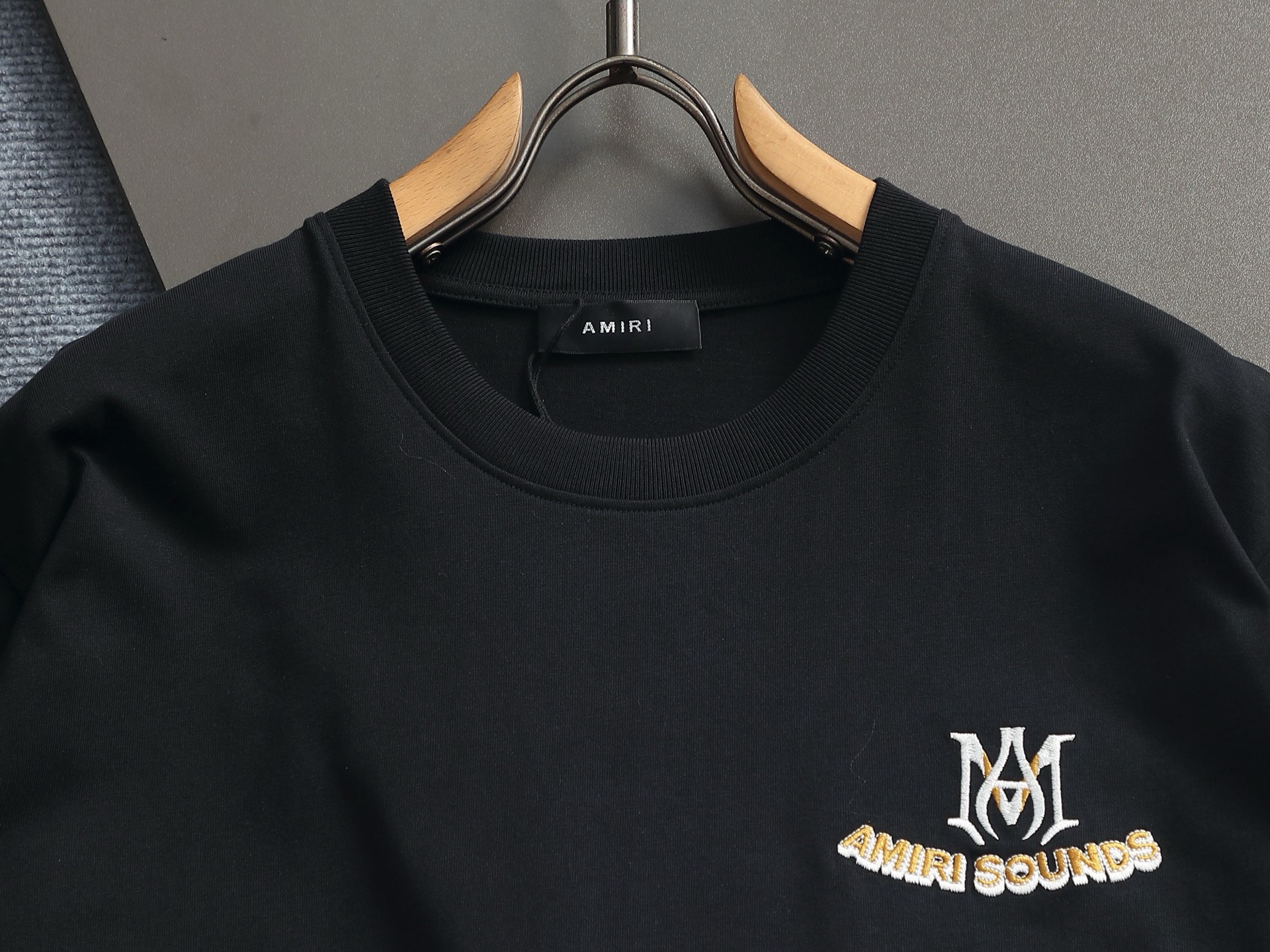 AMIRI スーパーコピー 優良サイト AMIRI SOUNDSロゴTシャツ｜ストリート半袖トップス｜スーパーコピー服