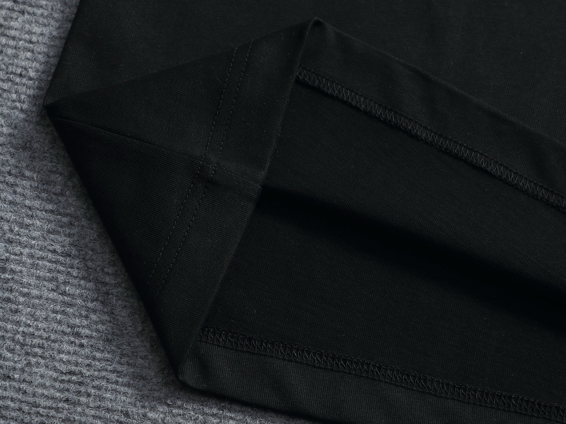 AMIRI スーパーコピー 優良サイト AMIRI SOUNDSロゴTシャツ｜ストリート半袖トップス｜スーパーコピー服