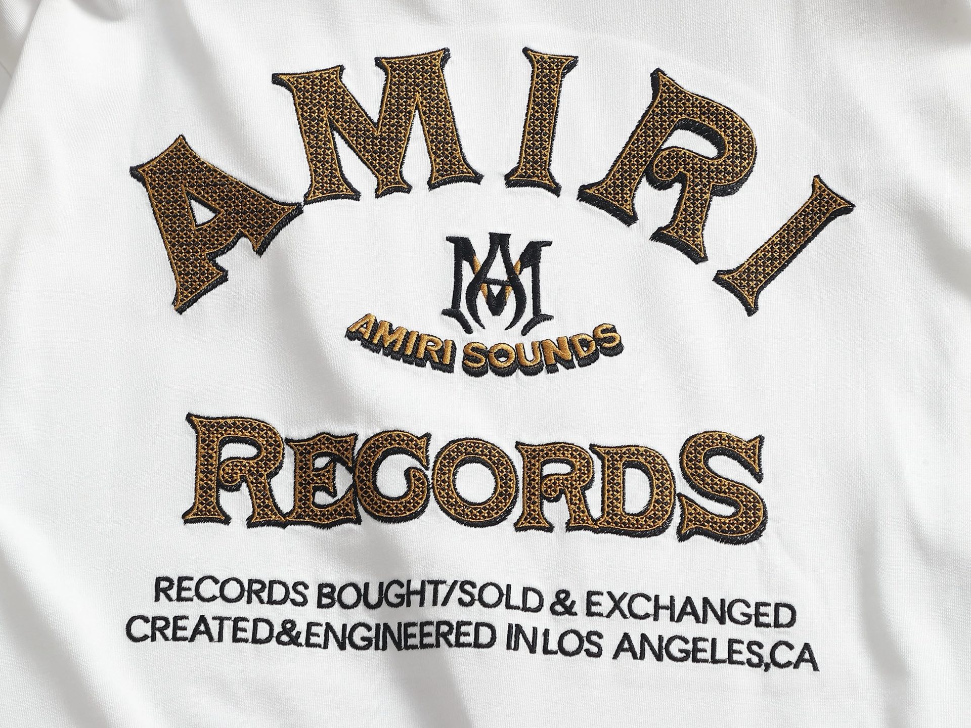 AMIRI スーパーコピー AMIRI SOUNDS刺繍ロゴTシャツ｜シンプル半袖トップス｜スーパーコピー服