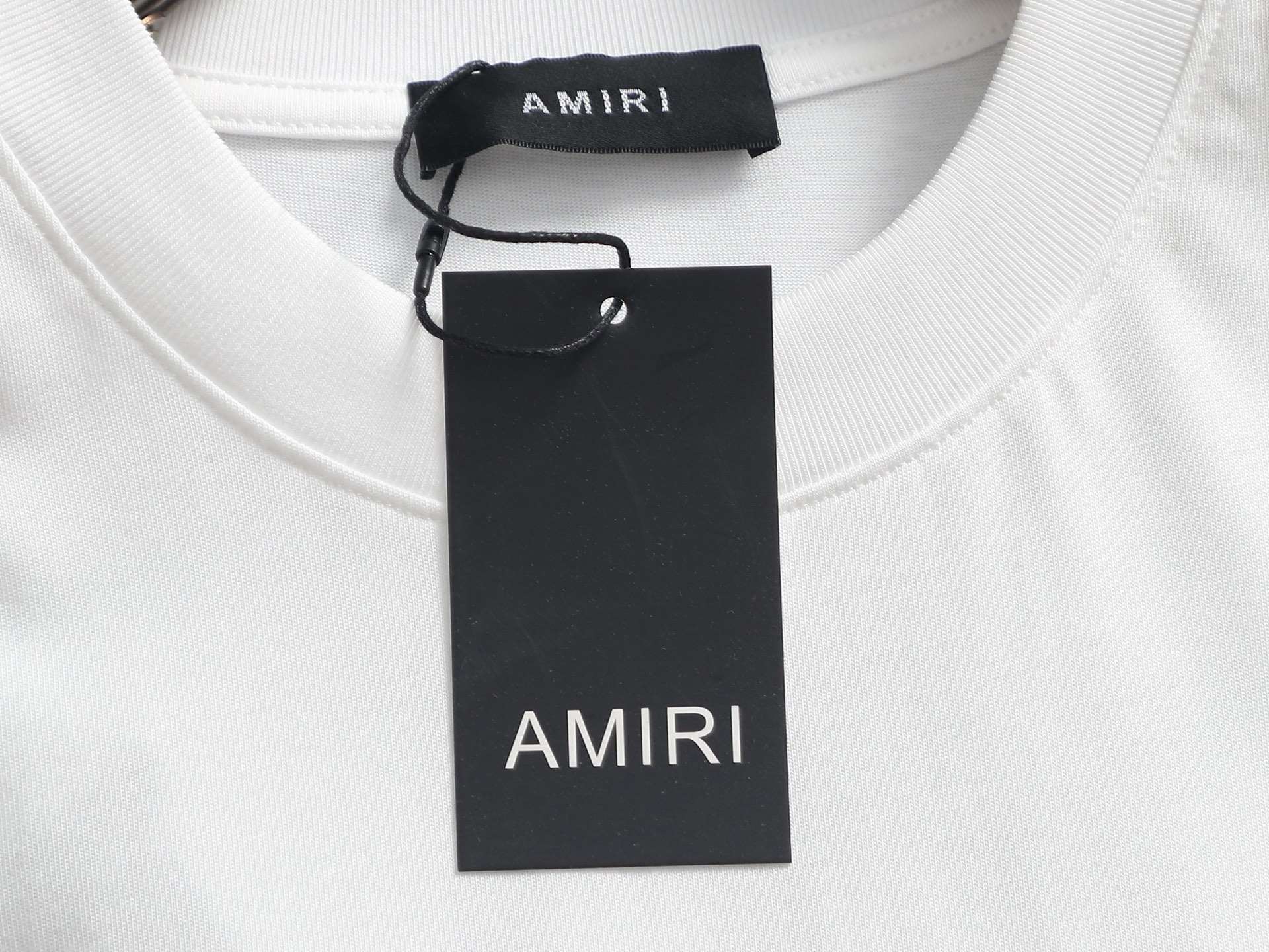 AMIRI スーパーコピー AMIRI SOUNDS刺繍ロゴTシャツ｜シンプル半袖トップス｜スーパーコピー服