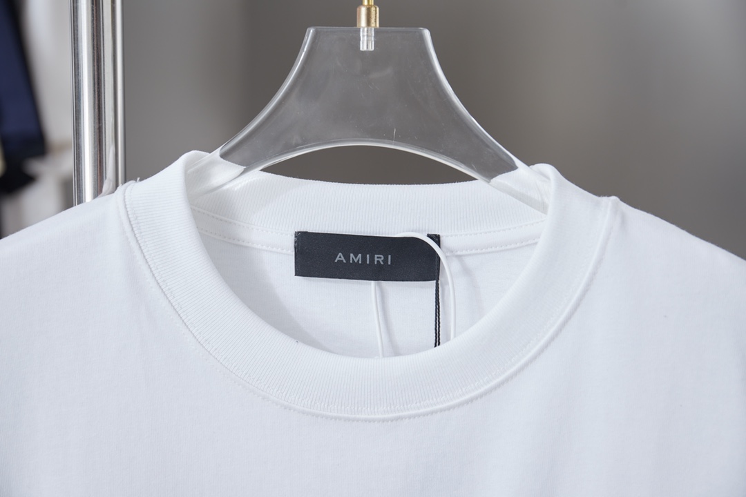 AMIRI n級コピー ポケットロゴTシャツ 刺繍デザイン カジュアル半袖 高級感｜スーパーコピー服
