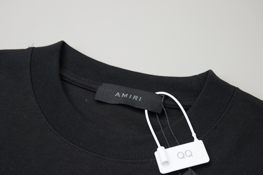 AMIRI スーパーコピー ロゴ刺繍Tシャツ 半袖 ブラック 高級ストリート人気モデル｜スーパーコピー服