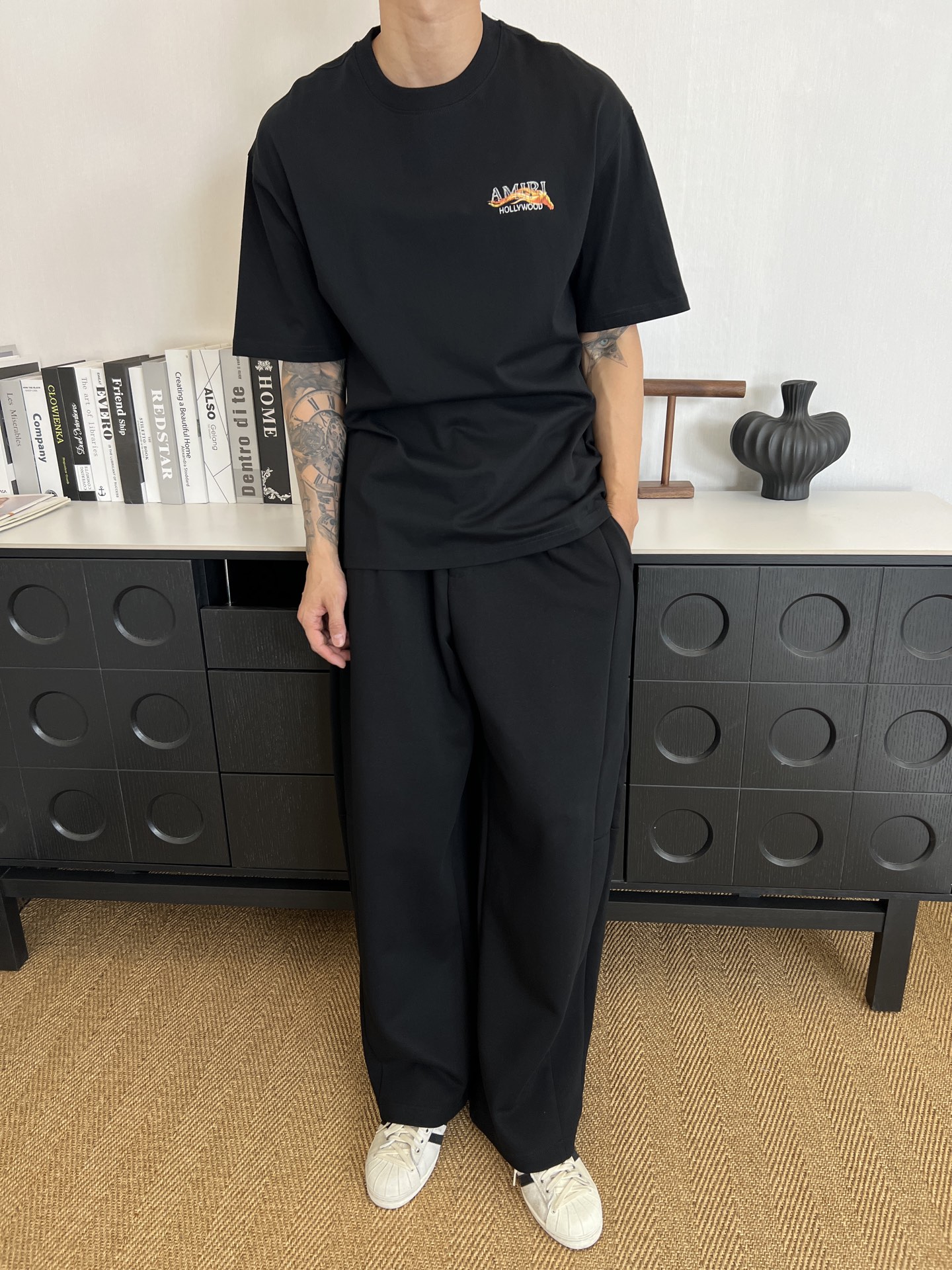 AMIRI 並行輸入品 ロゴ刺繍 Tシャツ メンズ ハリウッドデザイン ストリート人気｜スーパーコピー服