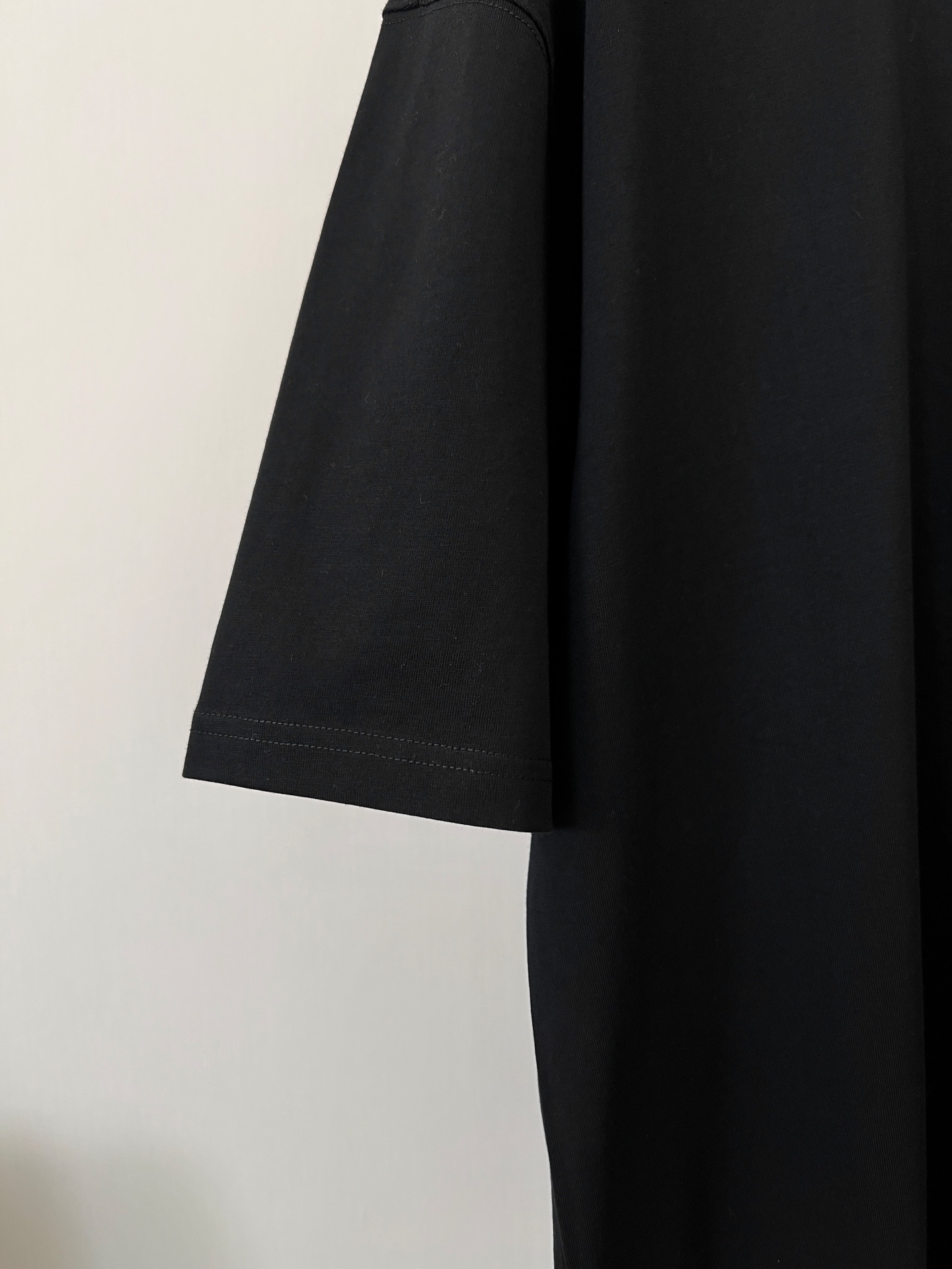 AMIRI 並行輸入品 ロゴ刺繍 Tシャツ メンズ ハリウッドデザイン ストリート人気｜スーパーコピー服