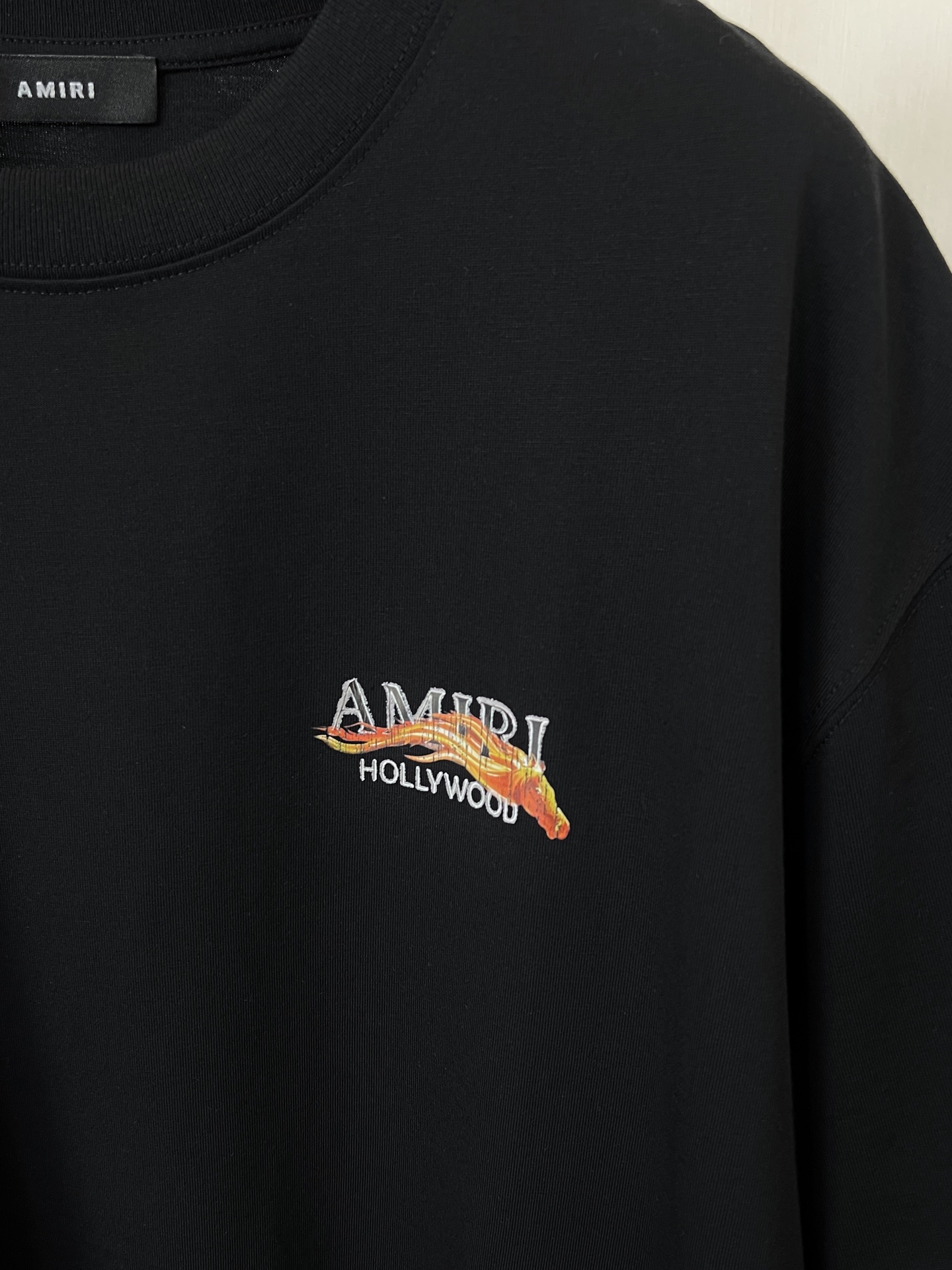 AMIRI 並行輸入品 ロゴ刺繍 Tシャツ メンズ ハリウッドデザイン ストリート人気｜スーパーコピー服