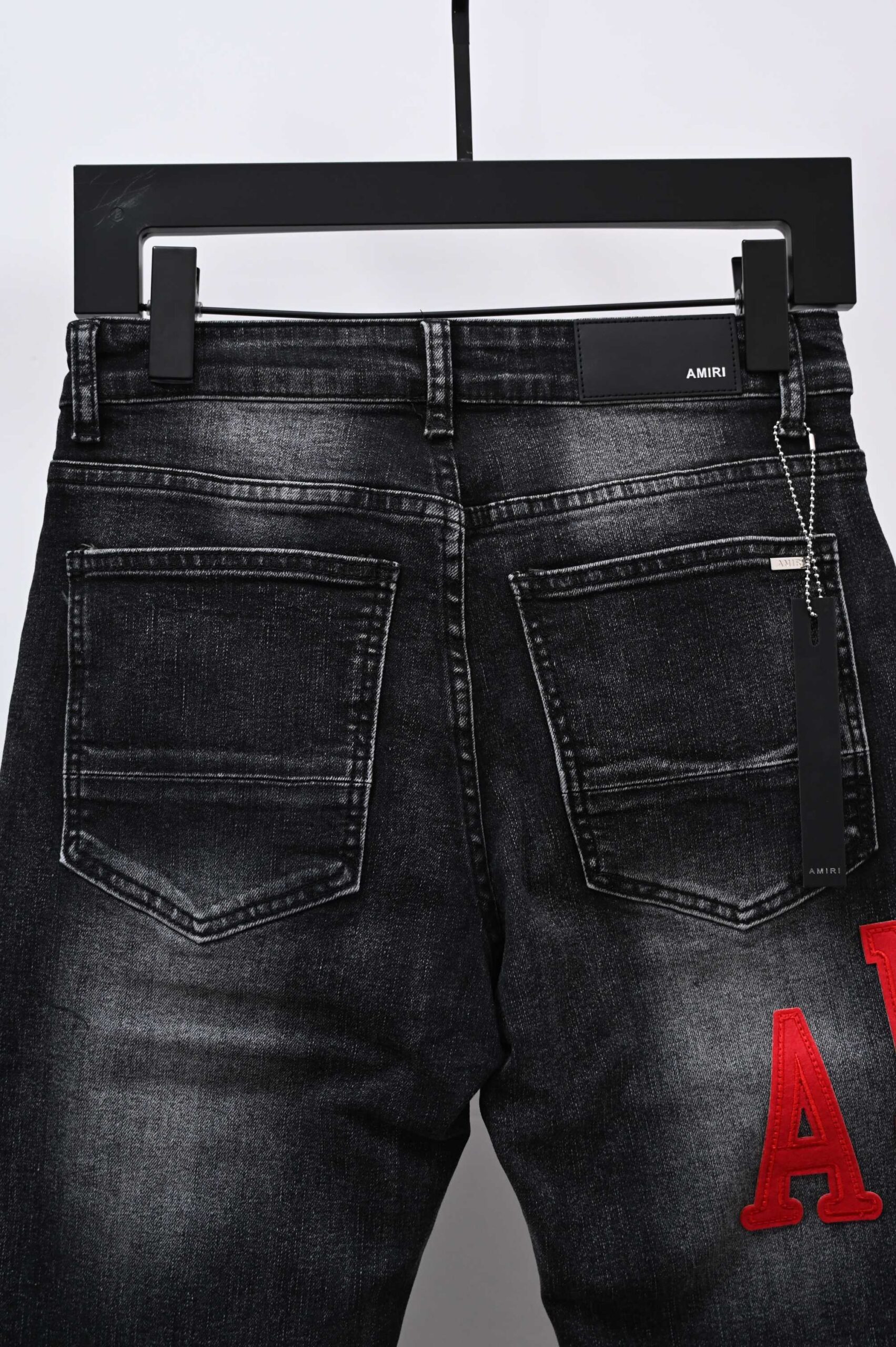 AMIRI コピー ダメージ加工デニムパンツ ブラック ストリートスキニージーンズ｜スーパーコピー服