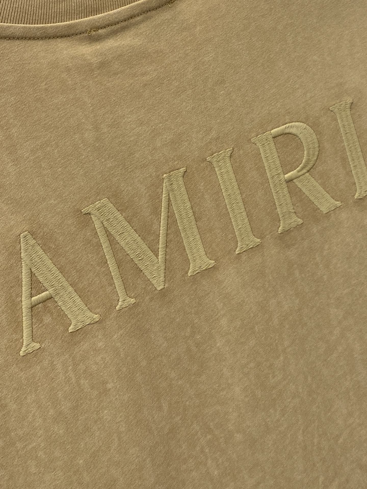 AMIRI コピー ミニロゴ刺繍Tシャツ ベージュ 半袖 カジュアル人気モデル｜スーパーコピー服