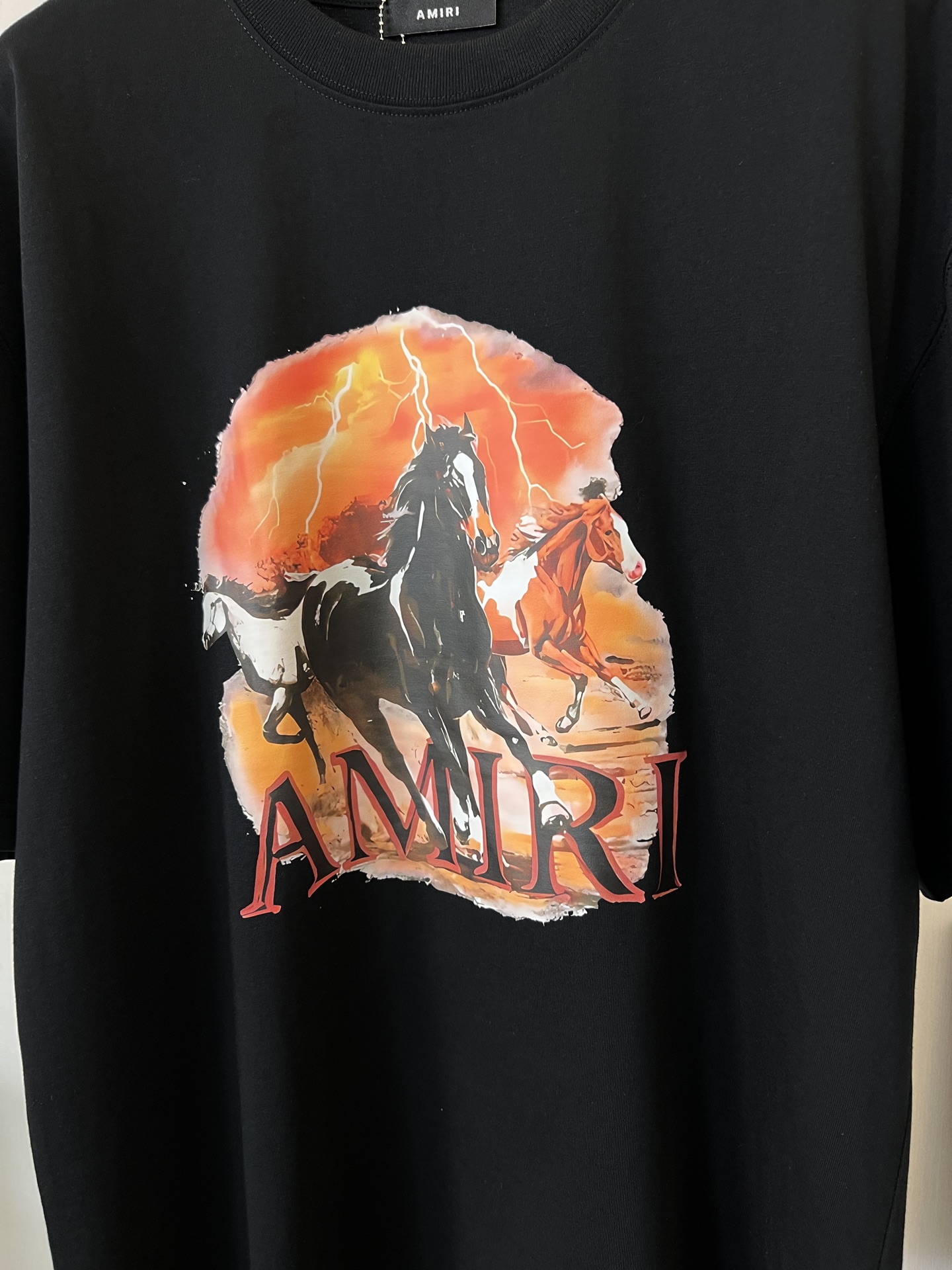 AMIRI 高品質レプリカ グラフィックプリント Tシャツ メンズ ストリートデザイン｜スーパーコピー服