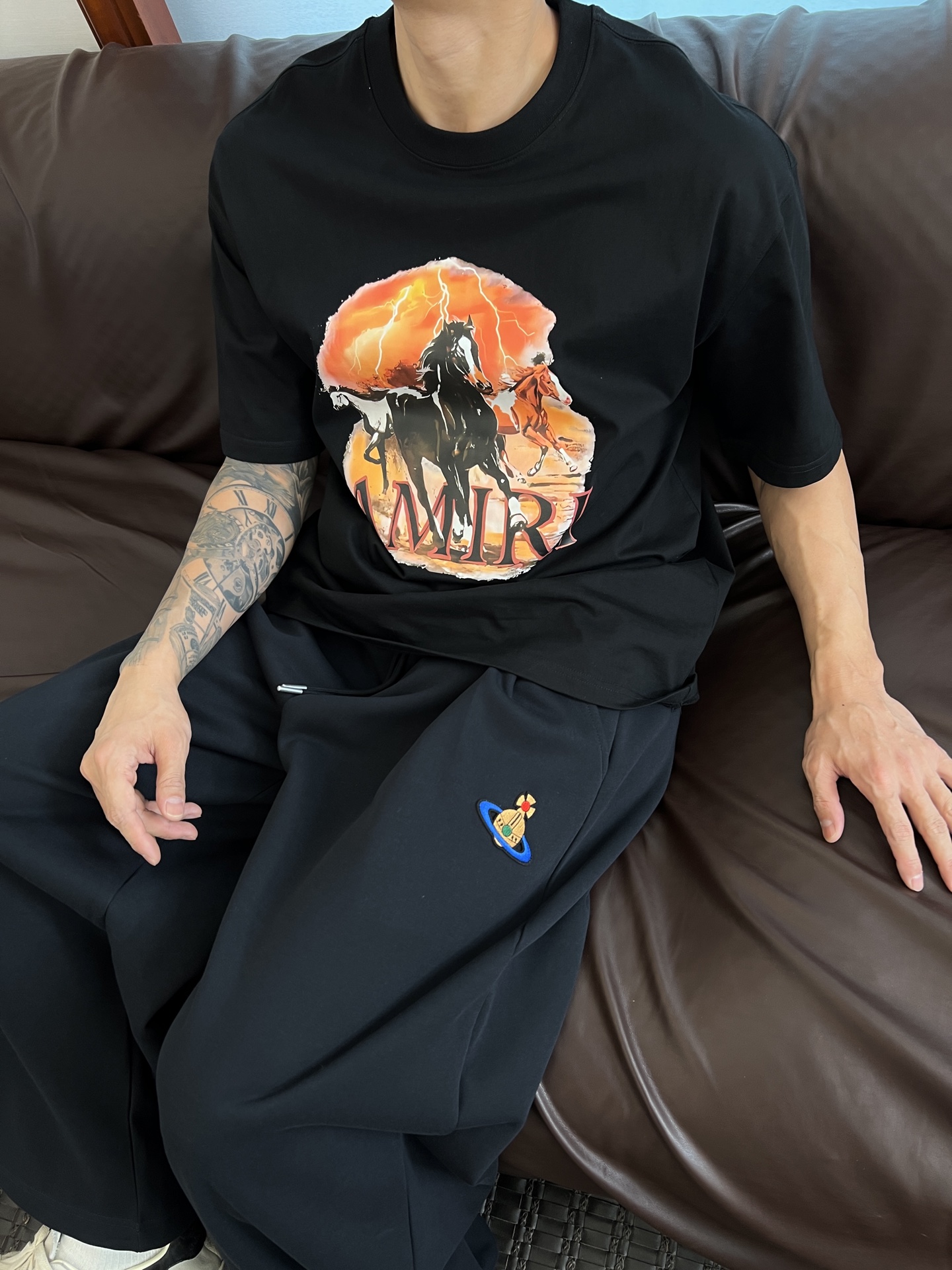 AMIRI 高品質レプリカ グラフィックプリント Tシャツ メンズ ストリートデザイン｜スーパーコピー服