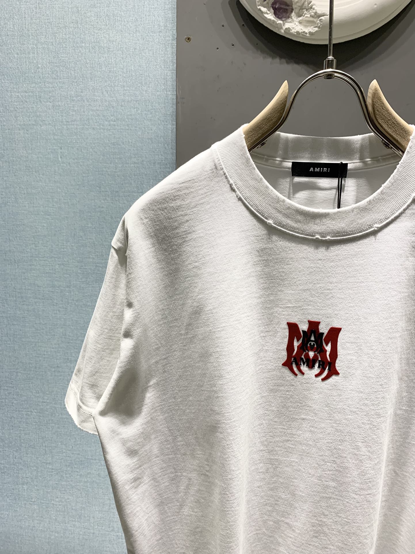 アミリ スーパーコピー ロゴ刺繍Tシャツ ストリート人気 シンプル半袖 メンズ定番モデル|スーパーコピーn級優良店 8 アミリ スーパーコピー ロゴ刺繍Tシャツ ストリート人気 シンプル半袖 メンズ定番モデル|スーパーコピー服