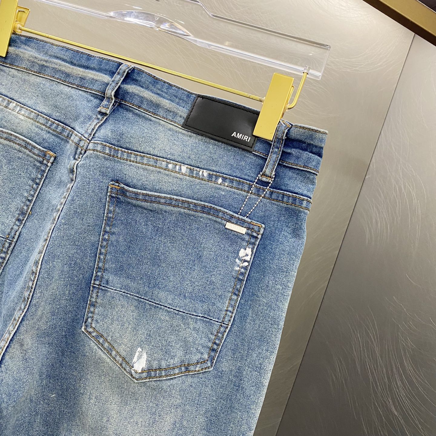 アミリ 高品質レプリカ ダメージ加工デニムパンツ ストリート系 メンズクラッシュジーンズ｜スーパーコピー服