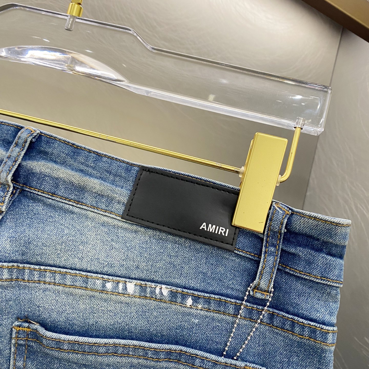 アミリ 高品質レプリカ ダメージ加工デニムパンツ ストリート系 メンズクラッシュジーンズ｜スーパーコピー服