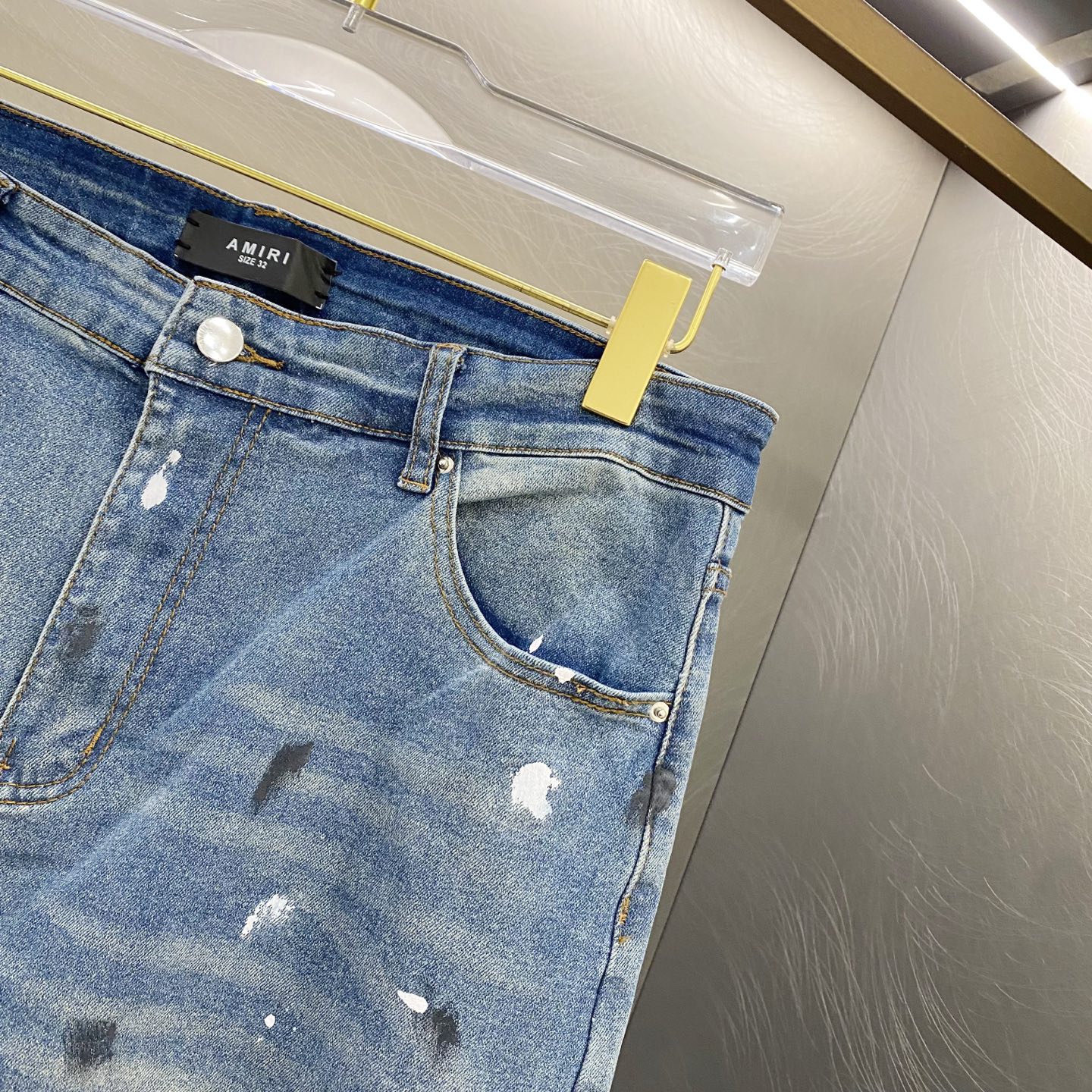 アミリ 高品質レプリカ ダメージ加工デニムパンツ ストリート系 メンズクラッシュジーンズ｜スーパーコピー服