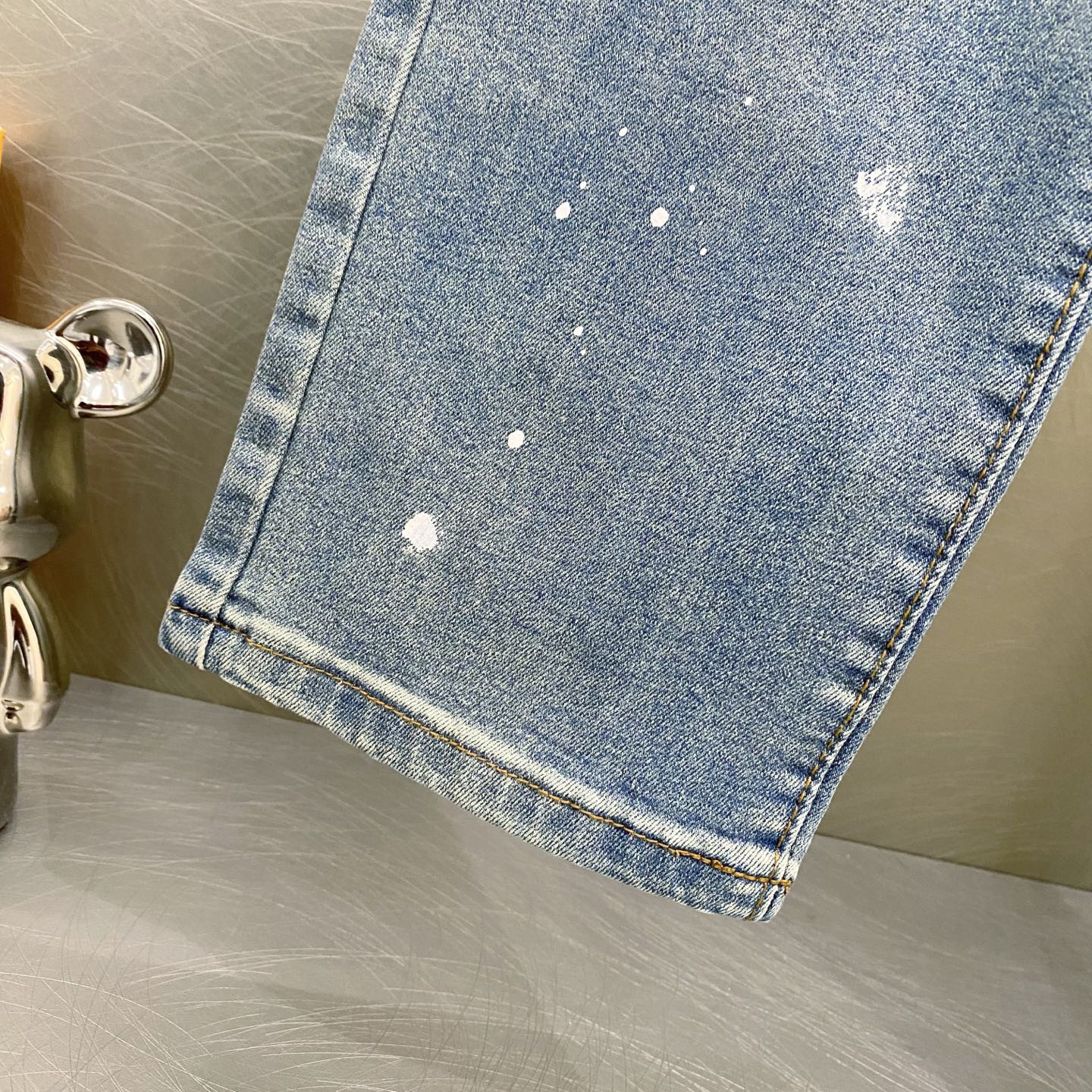 アミリ 高品質レプリカ ダメージ加工デニムパンツ ストリート系 メンズクラッシュジーンズ｜スーパーコピー服