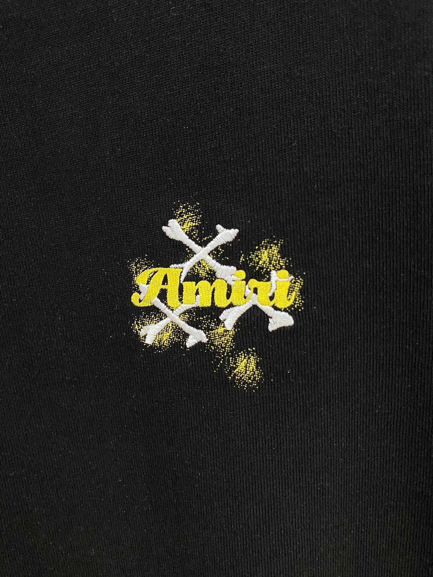 アミリ 並行輸入品 ロゴ刺繍Tシャツ ミニロゴデザイン ストリート人気 半袖モデル｜スーパーコピー服