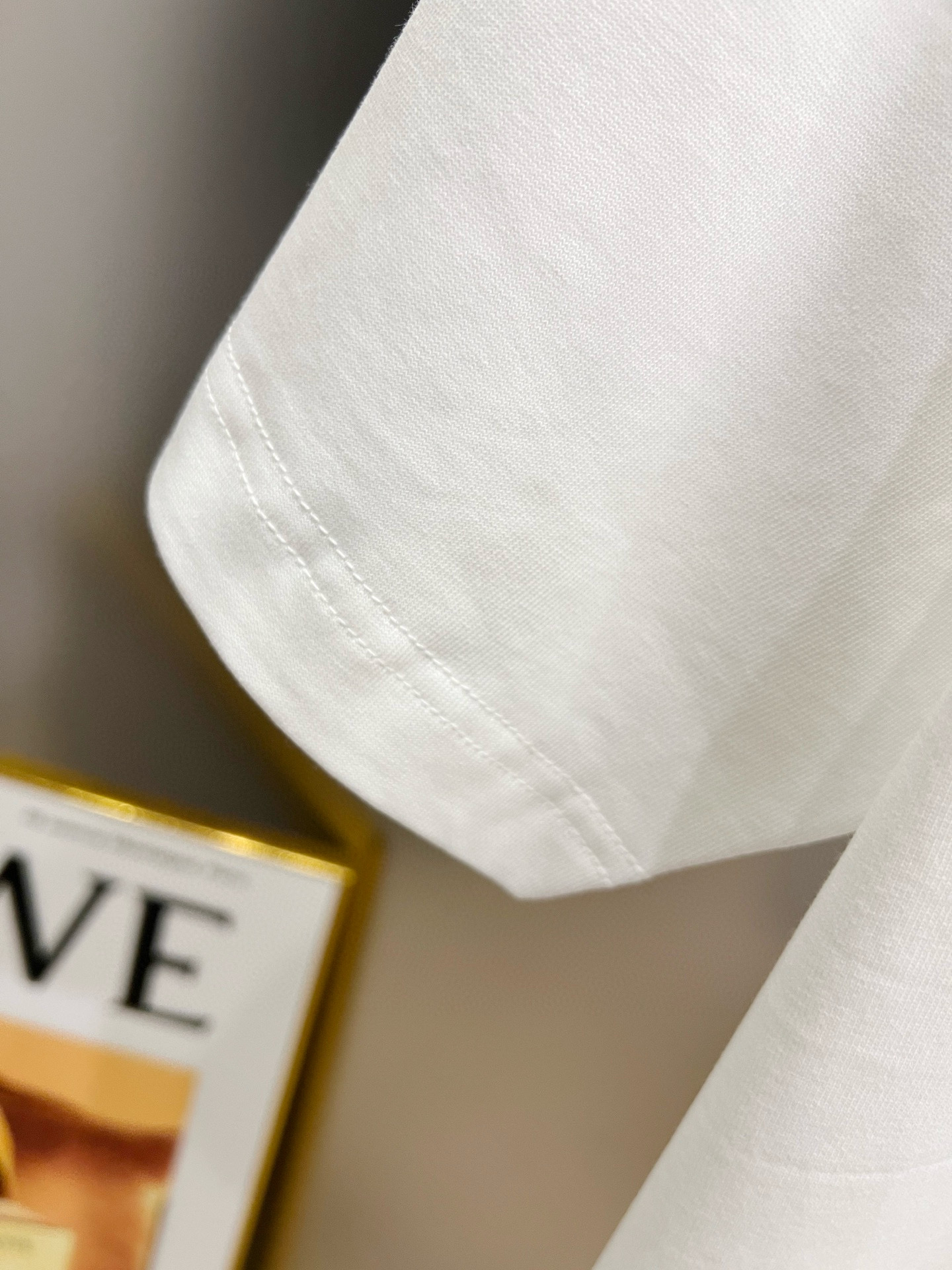 バレンシアガ n級コピー 極簡ロゴ刺繍Tシャツ ミニマルで合わせやすい万能デザイン|スーパーコピーn級優良店 5 バレンシアガ n級コピー 極簡ロゴ刺繍Tシャツ ミニマルで合わせやすい万能デザイン|スーパーコピー服