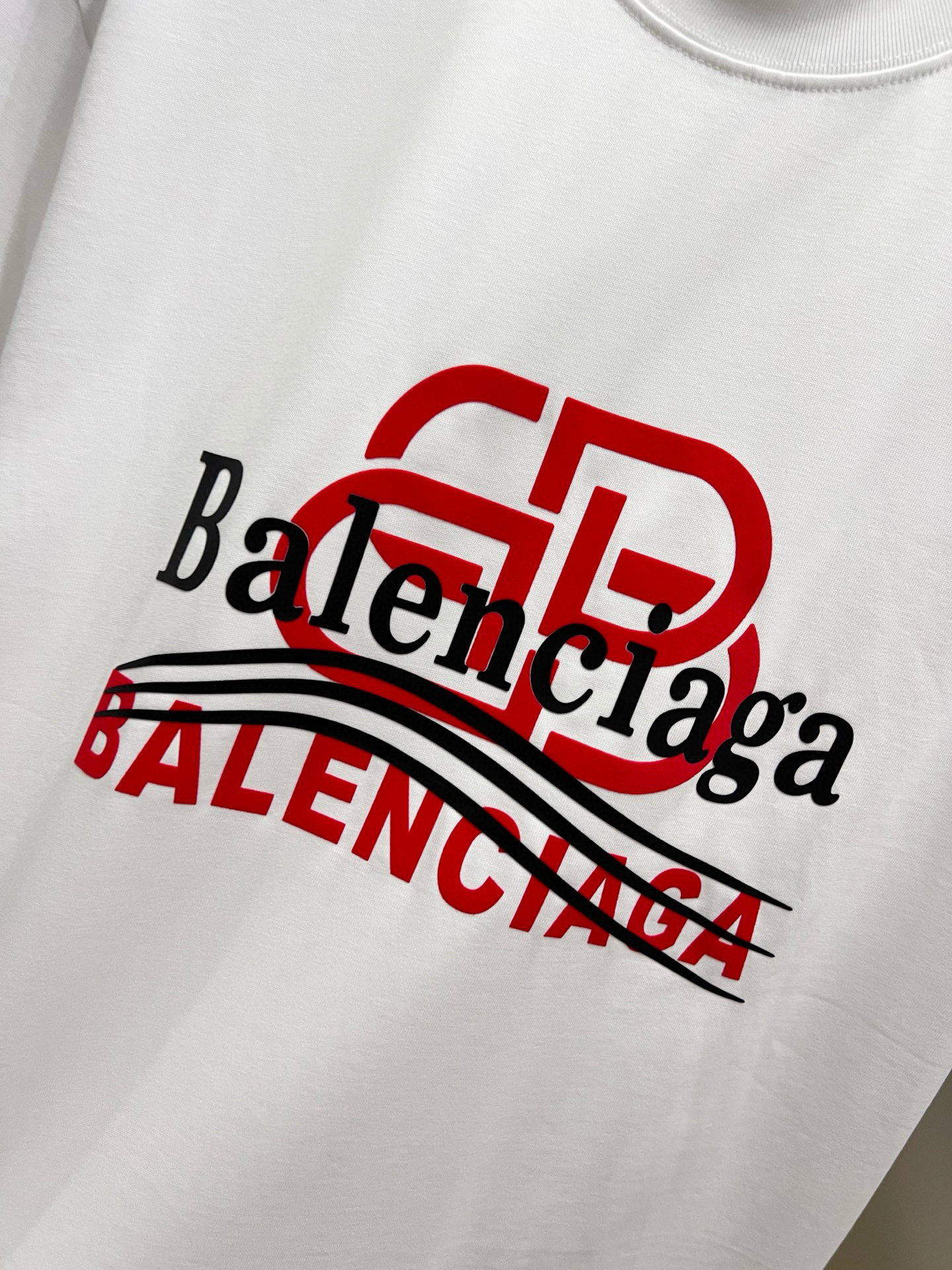 バレンシアガ n級コピー 極簡ロゴ刺繍Tシャツ ミニマルで合わせやすい万能デザイン|スーパーコピーn級優良店 6 バレンシアガ n級コピー 極簡ロゴ刺繍Tシャツ ミニマルで合わせやすい万能デザイン|スーパーコピー服