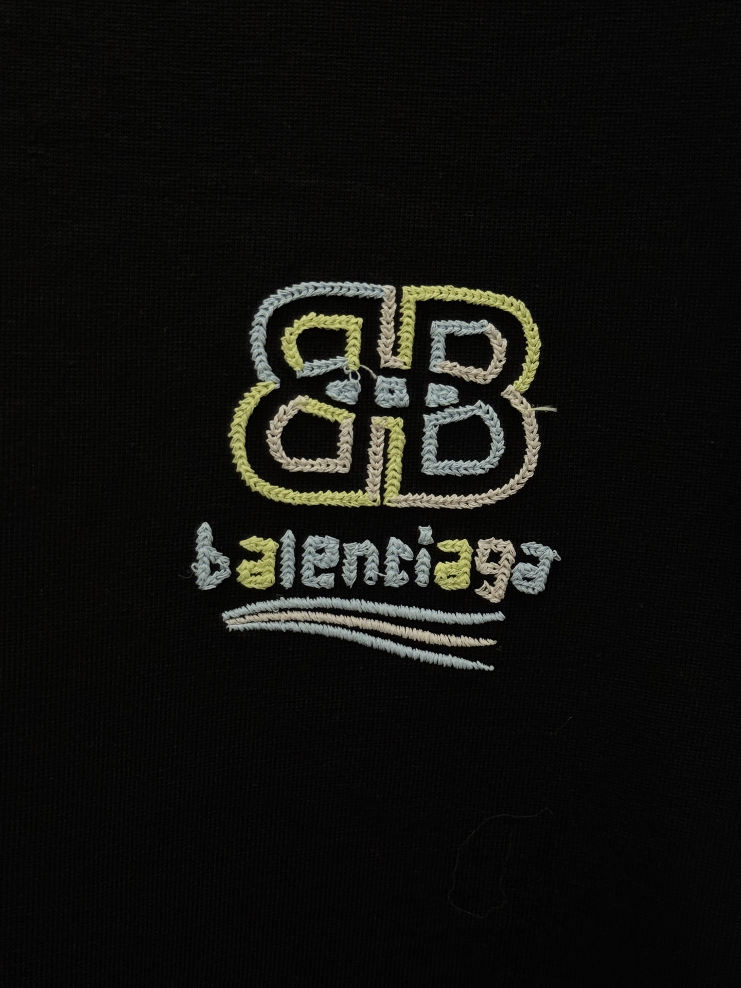 バレンシアガ スーパーコピー 人気定番 ミニロゴ刺繍Tシャツ｜高再現度・実店舗運営・梱包丁寧で安心取引｜スーパーコピー服