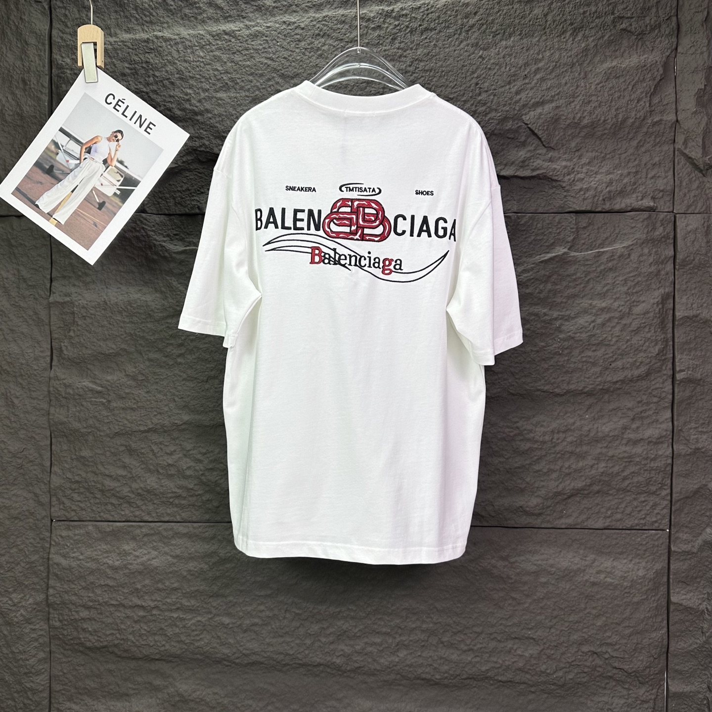 バレンシアガ スーパーコピー ミニロゴ胸プリントTシャツ｜上質感際立つシンプルデザイン｜スーパーコピー服