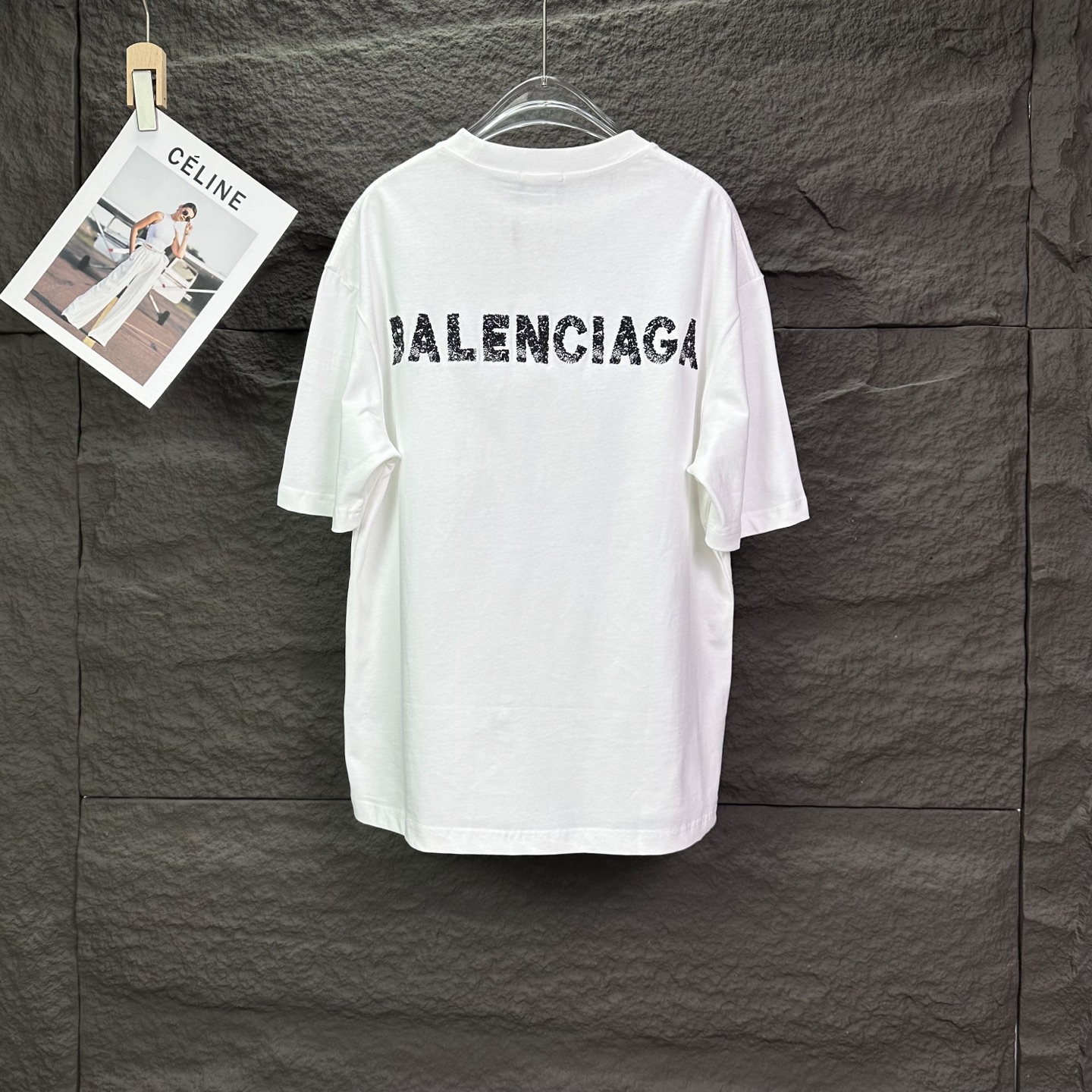 バレンシアガ n級コピー BB胸ロゴTシャツ｜洗練モノクロ×爽やかホワイトの上質デザイン｜スーパーコピー服