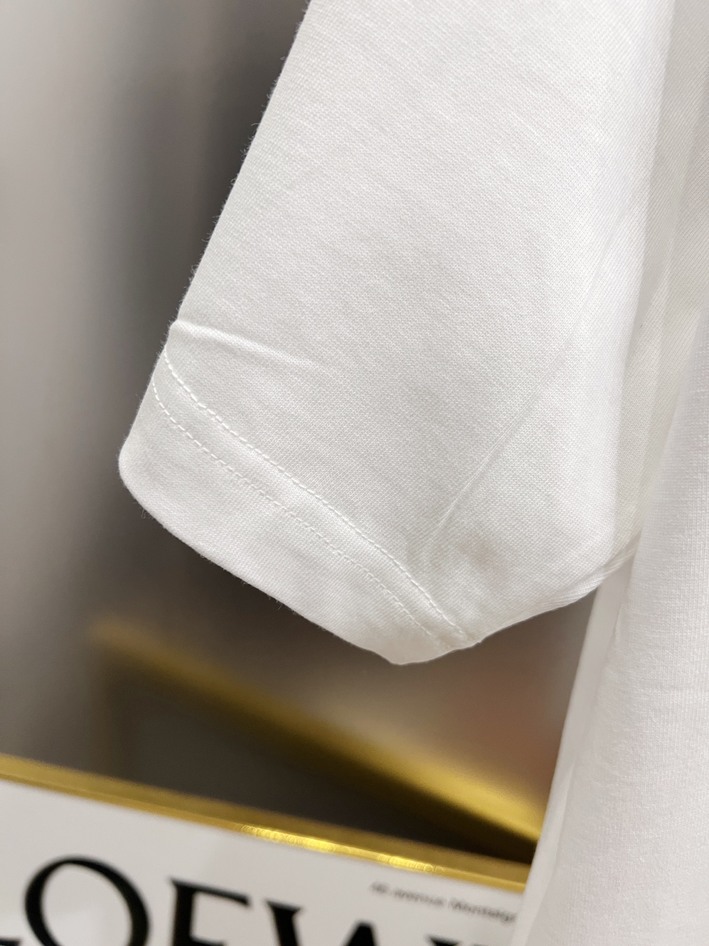 バレンシアガ スーパーコピー 優良サイト 小ロゴTシャツ｜清潔感×上質さのシンプルデザイン｜スーパーコピー服